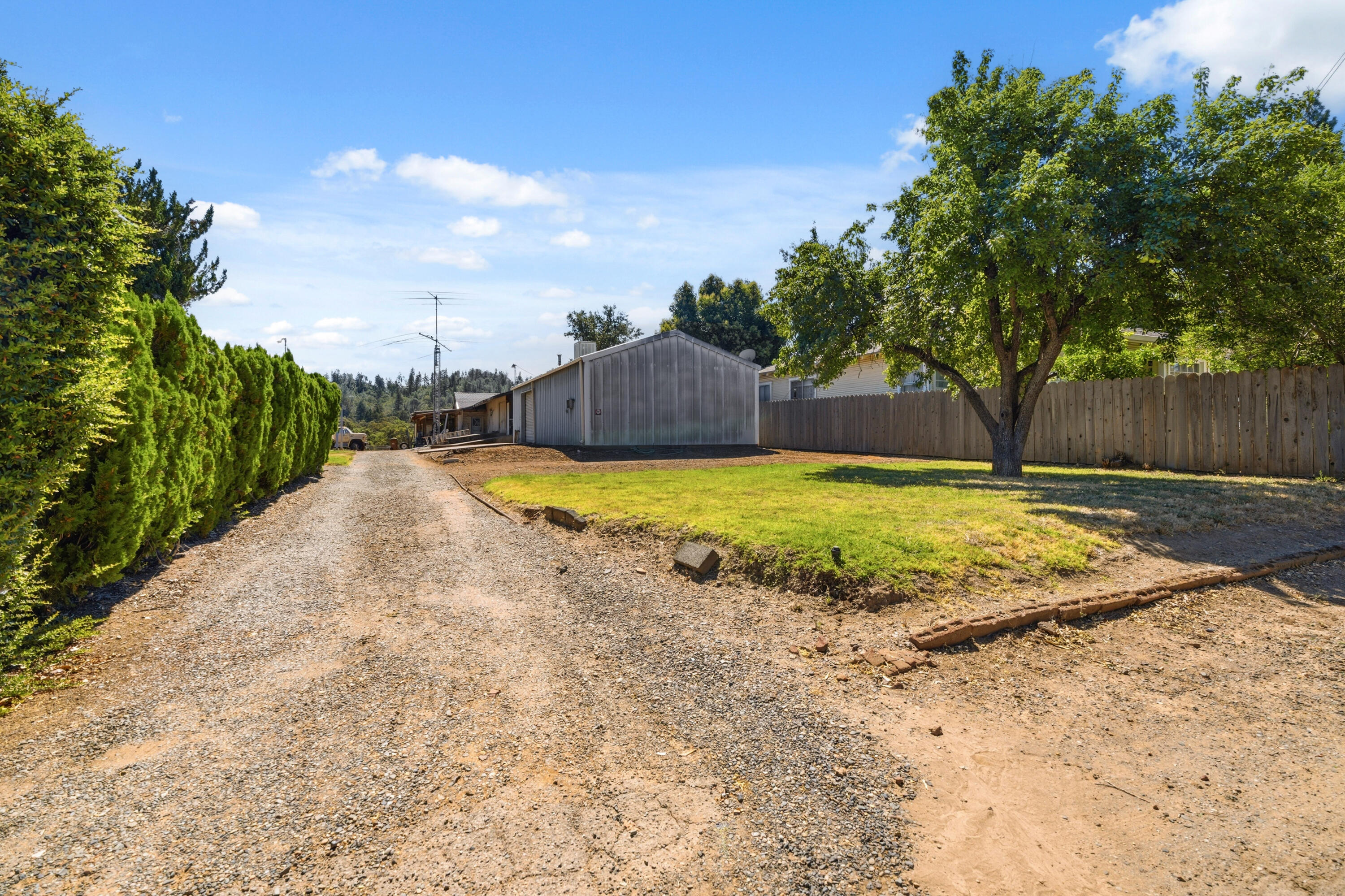 main property photo 41