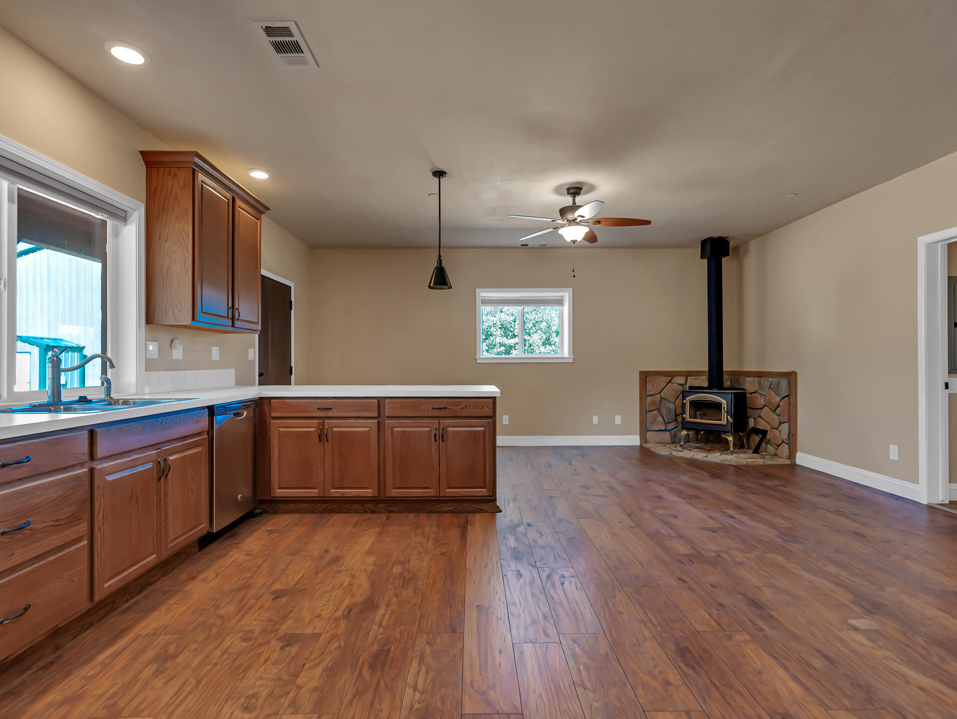 main property photo 67