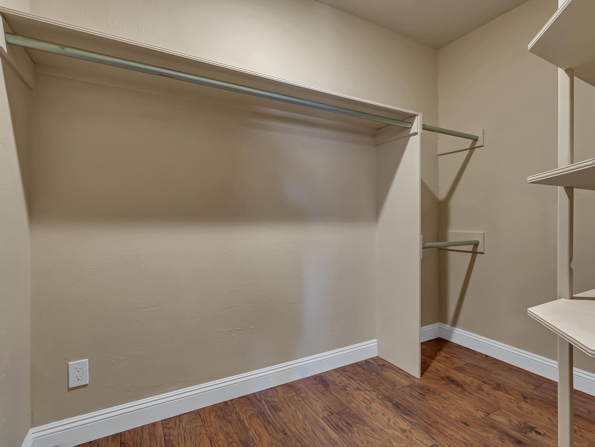 main property photo 79