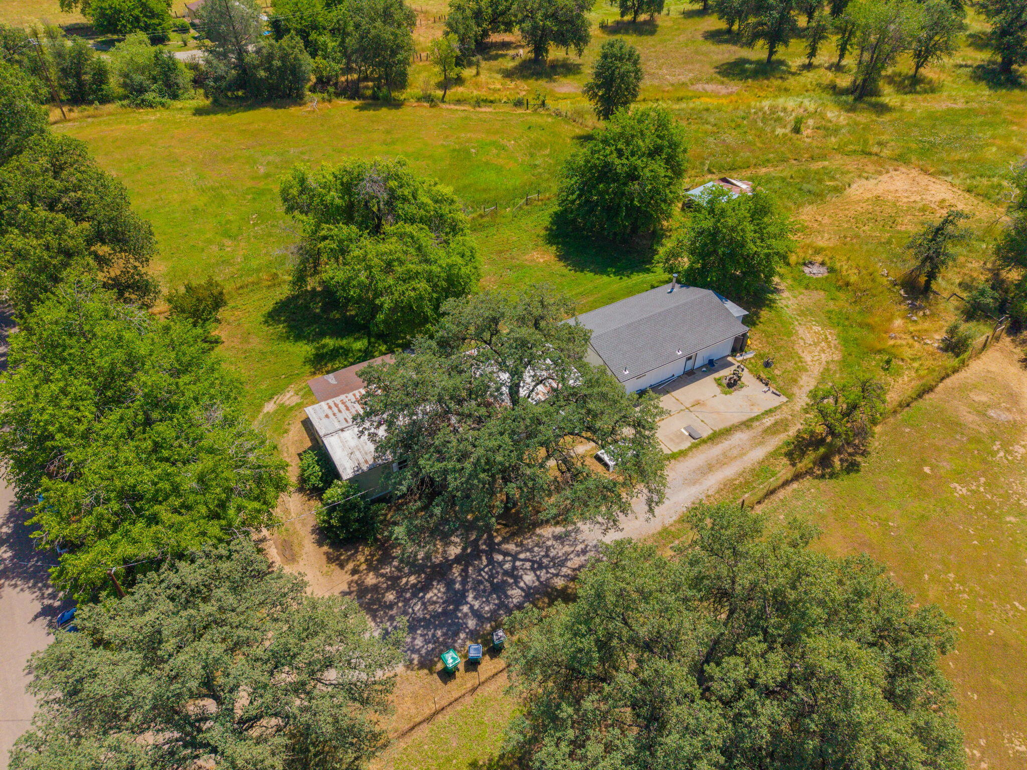 main property photo 37