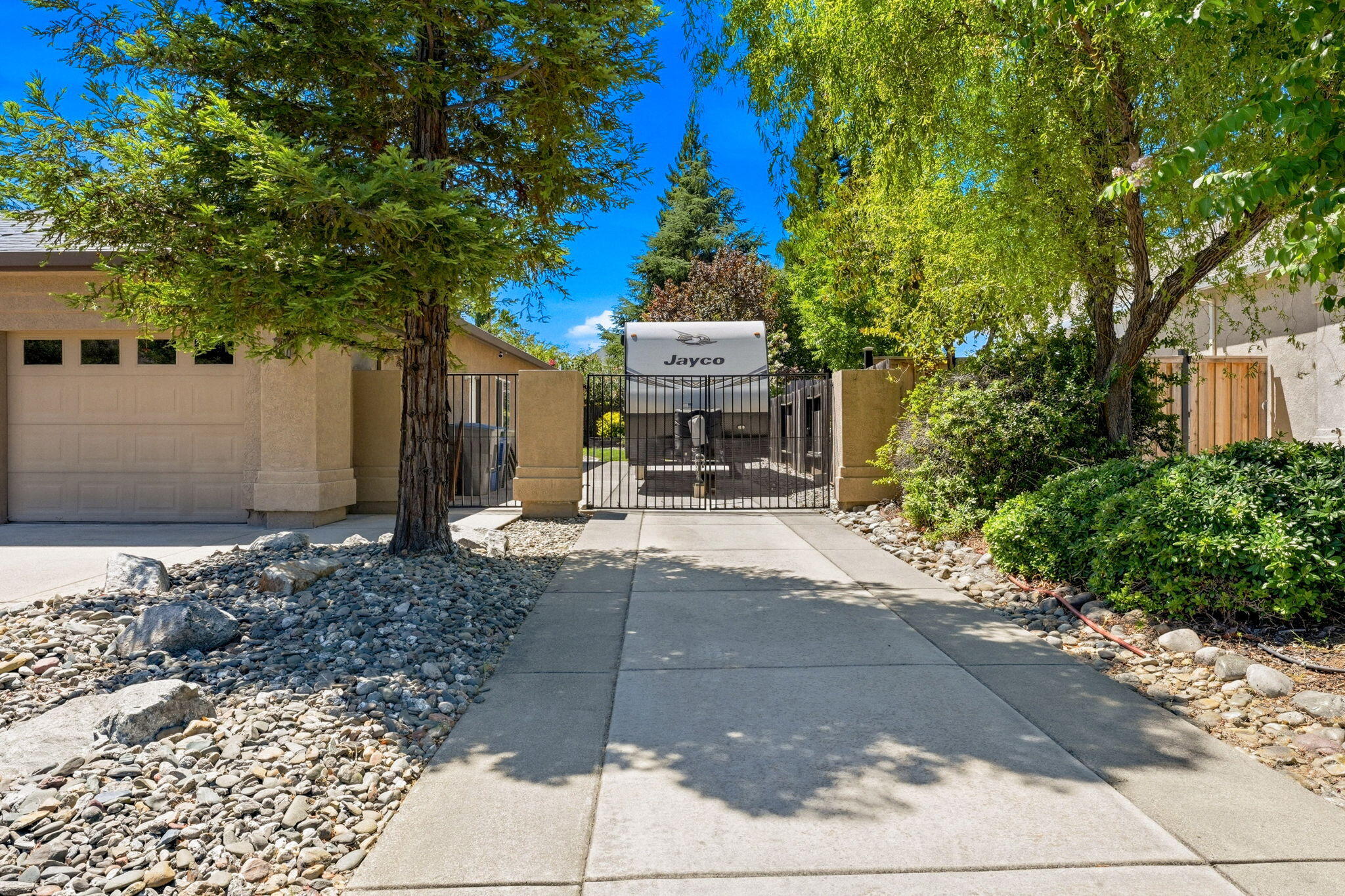 main property photo 16