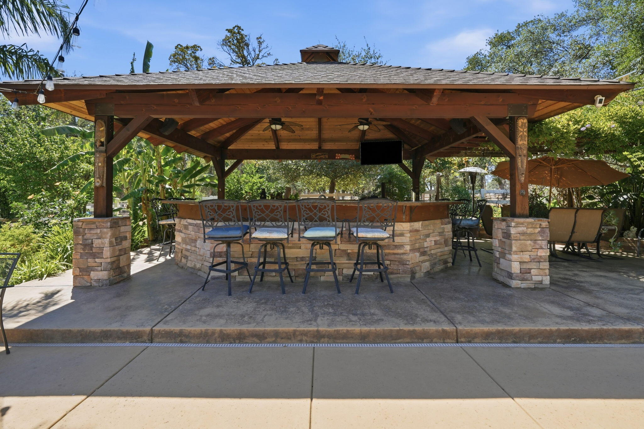 main property photo 48