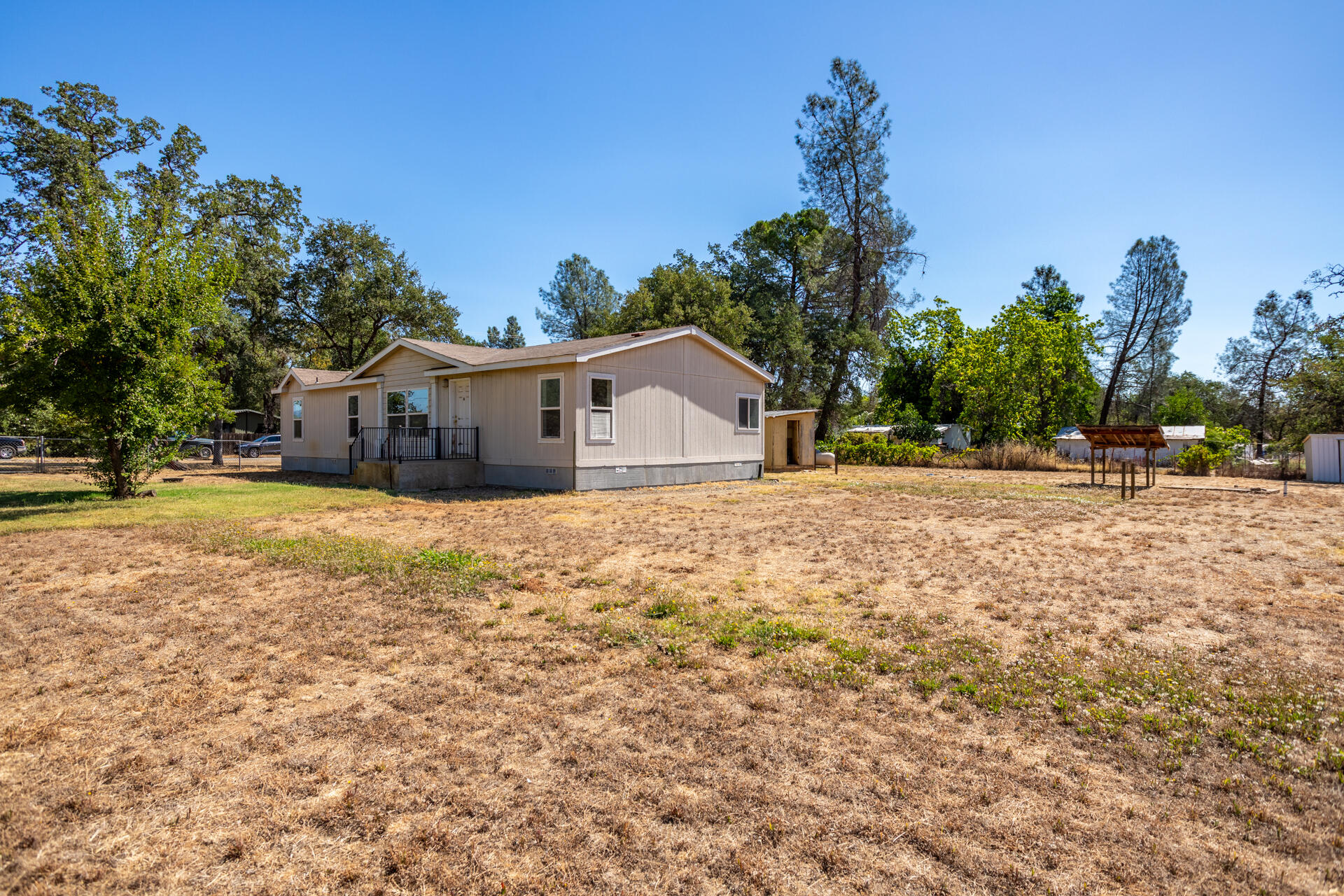 main property photo 34