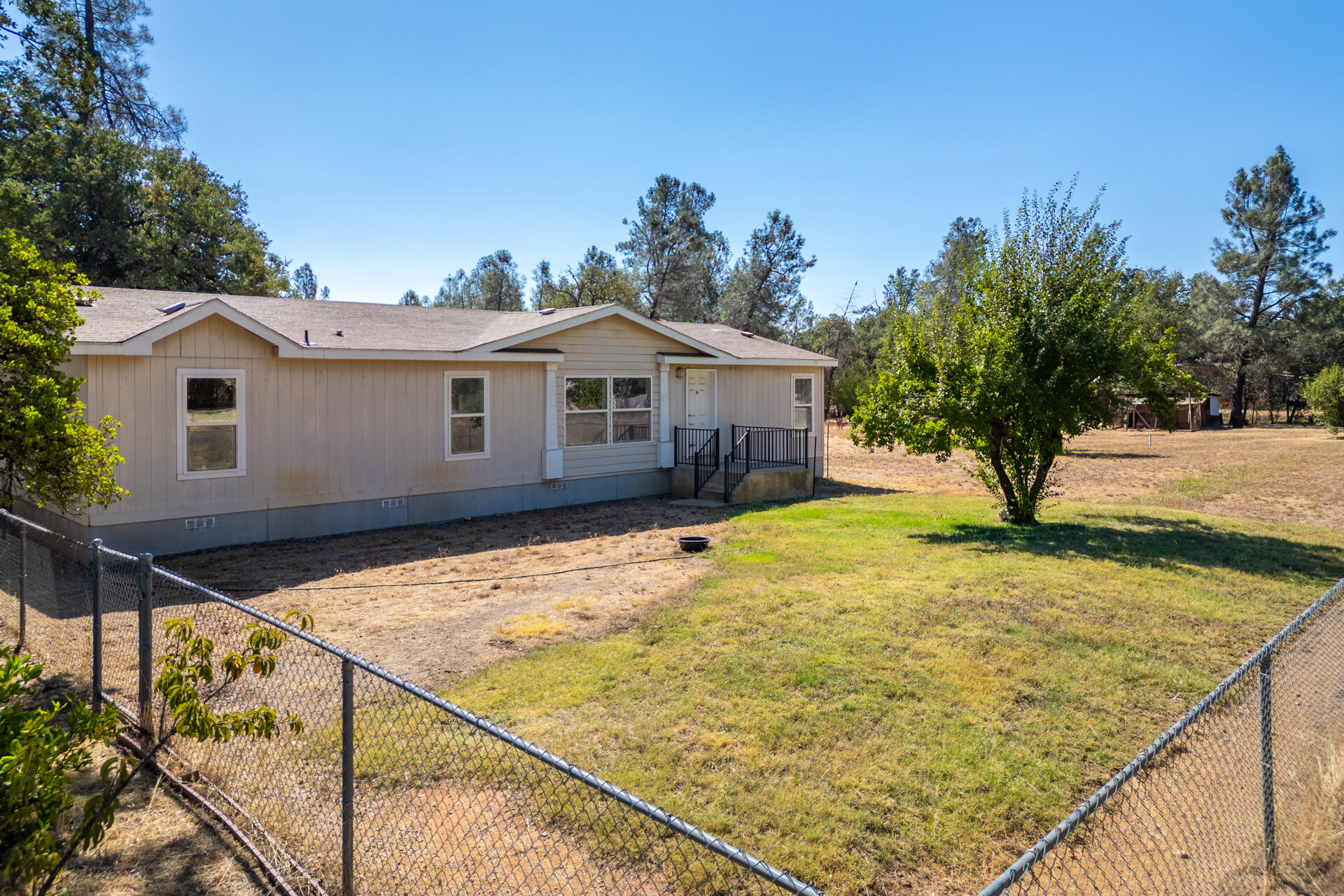 main property photo 38
