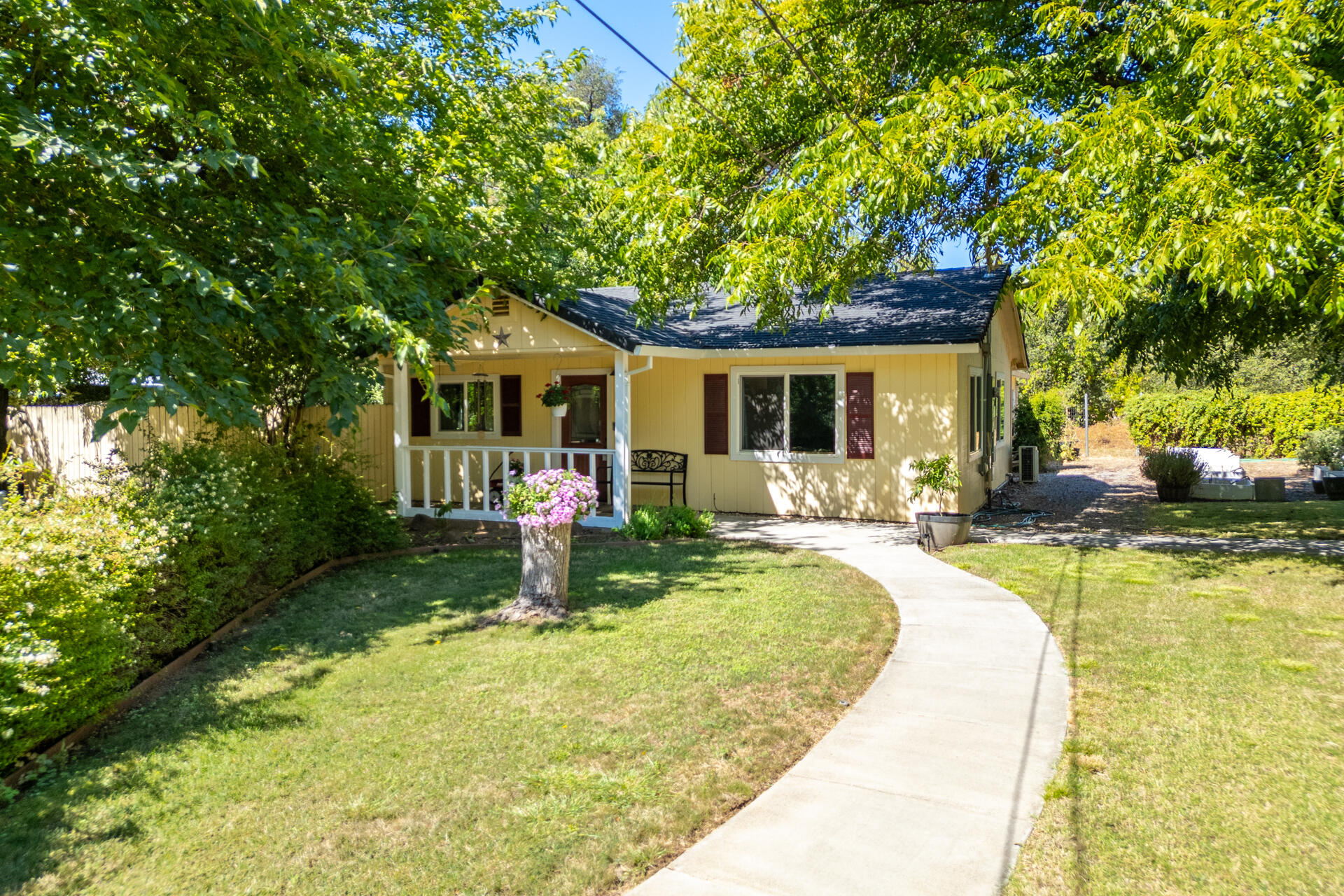 main property photo 24