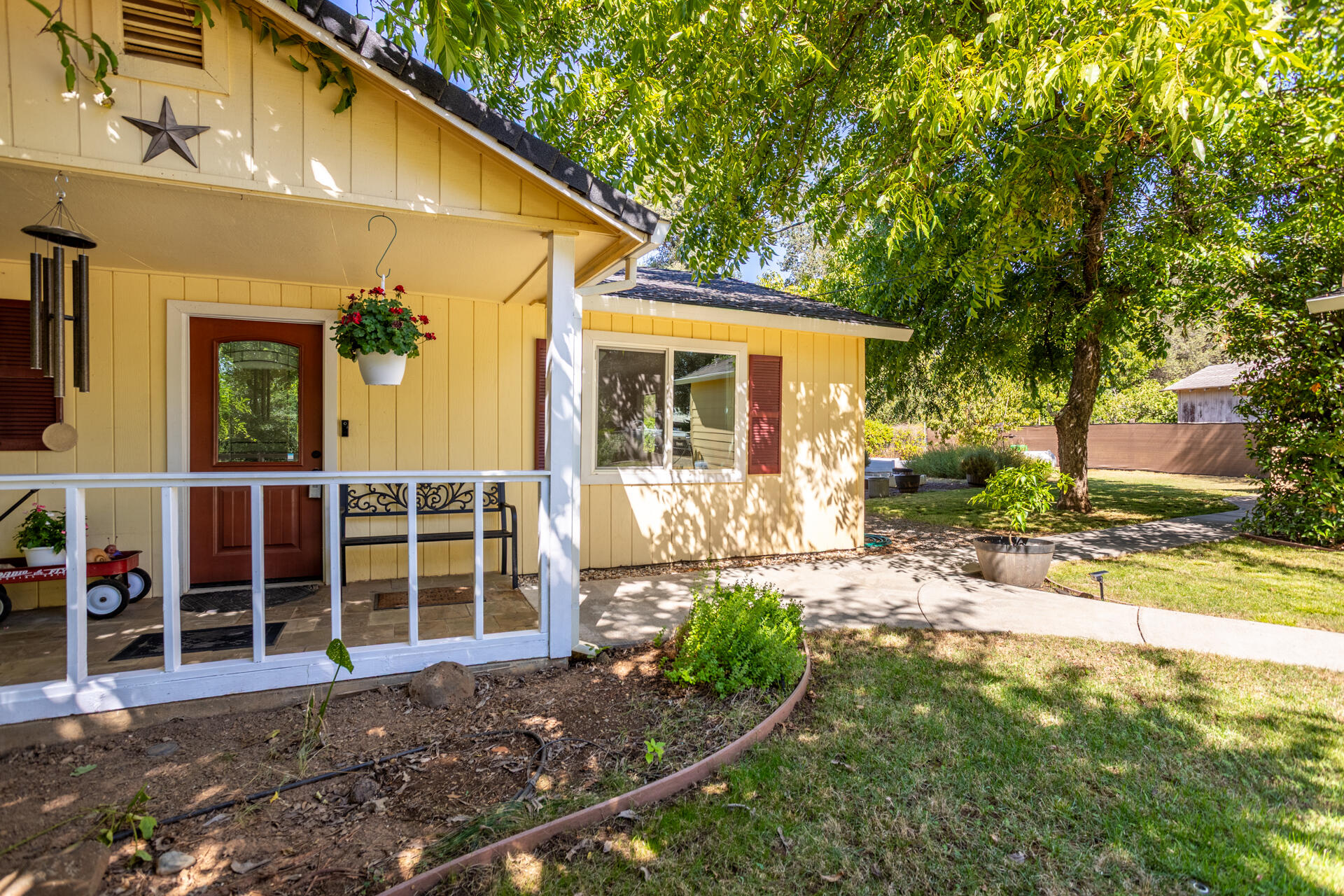 main property photo 28