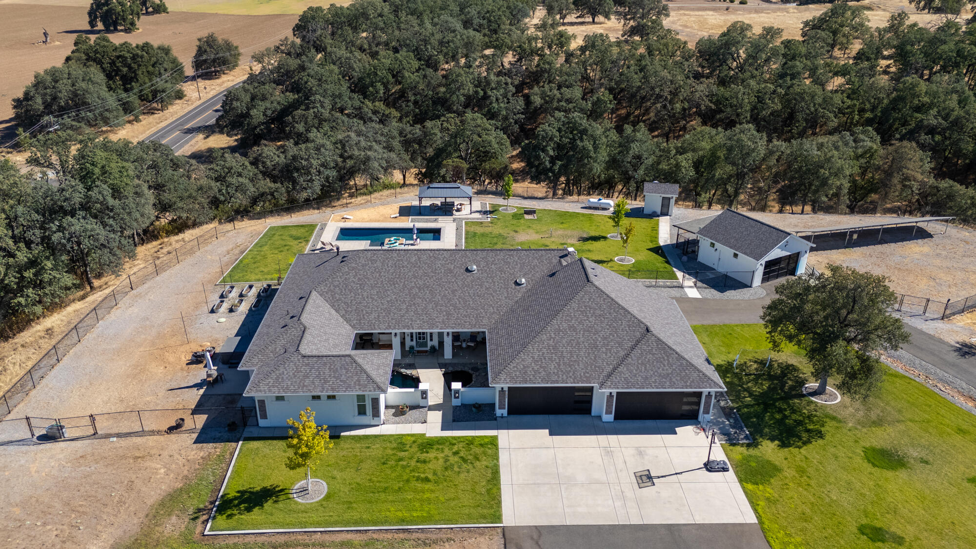 main property photo 59