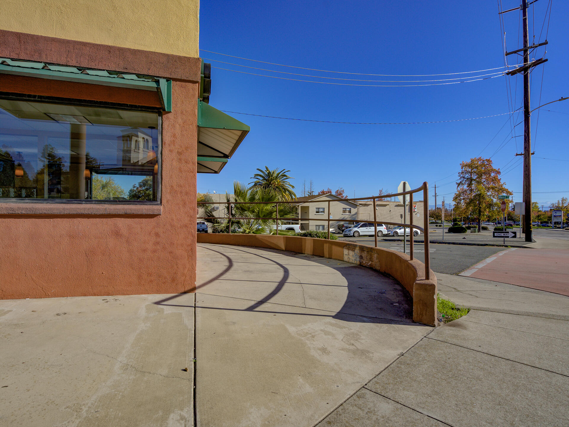 main property photo 16