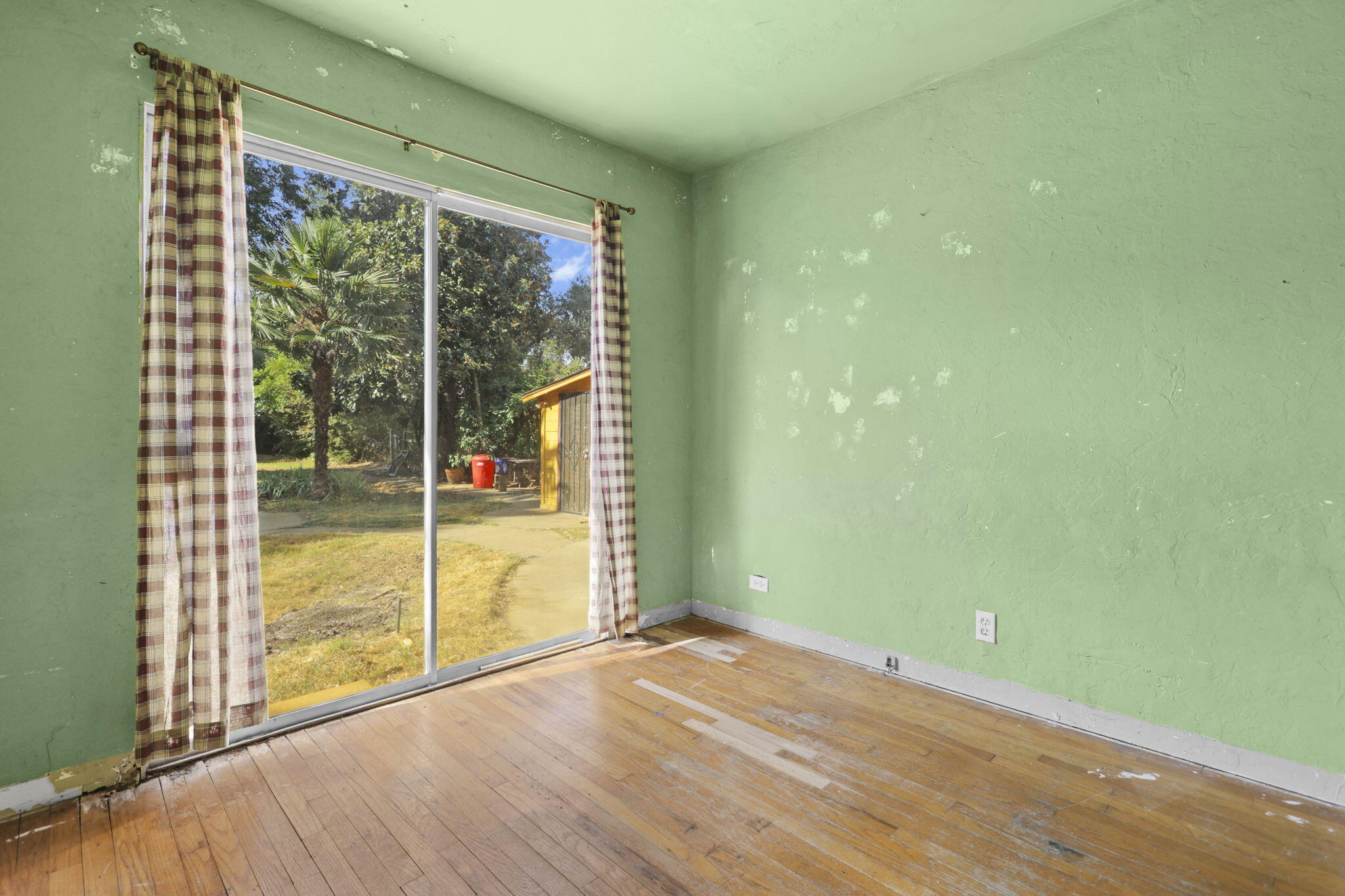 main property photo 27