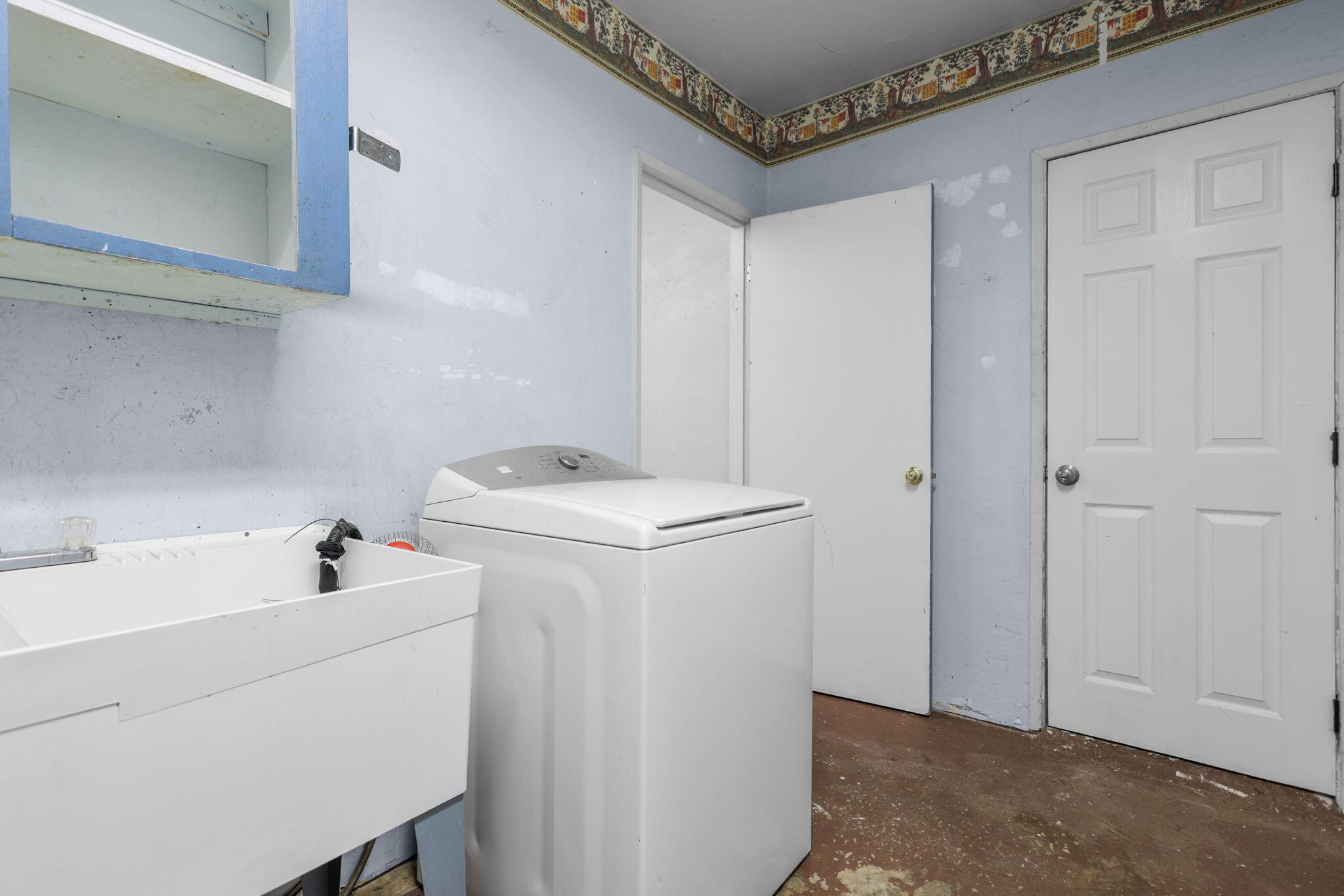 main property photo 50
