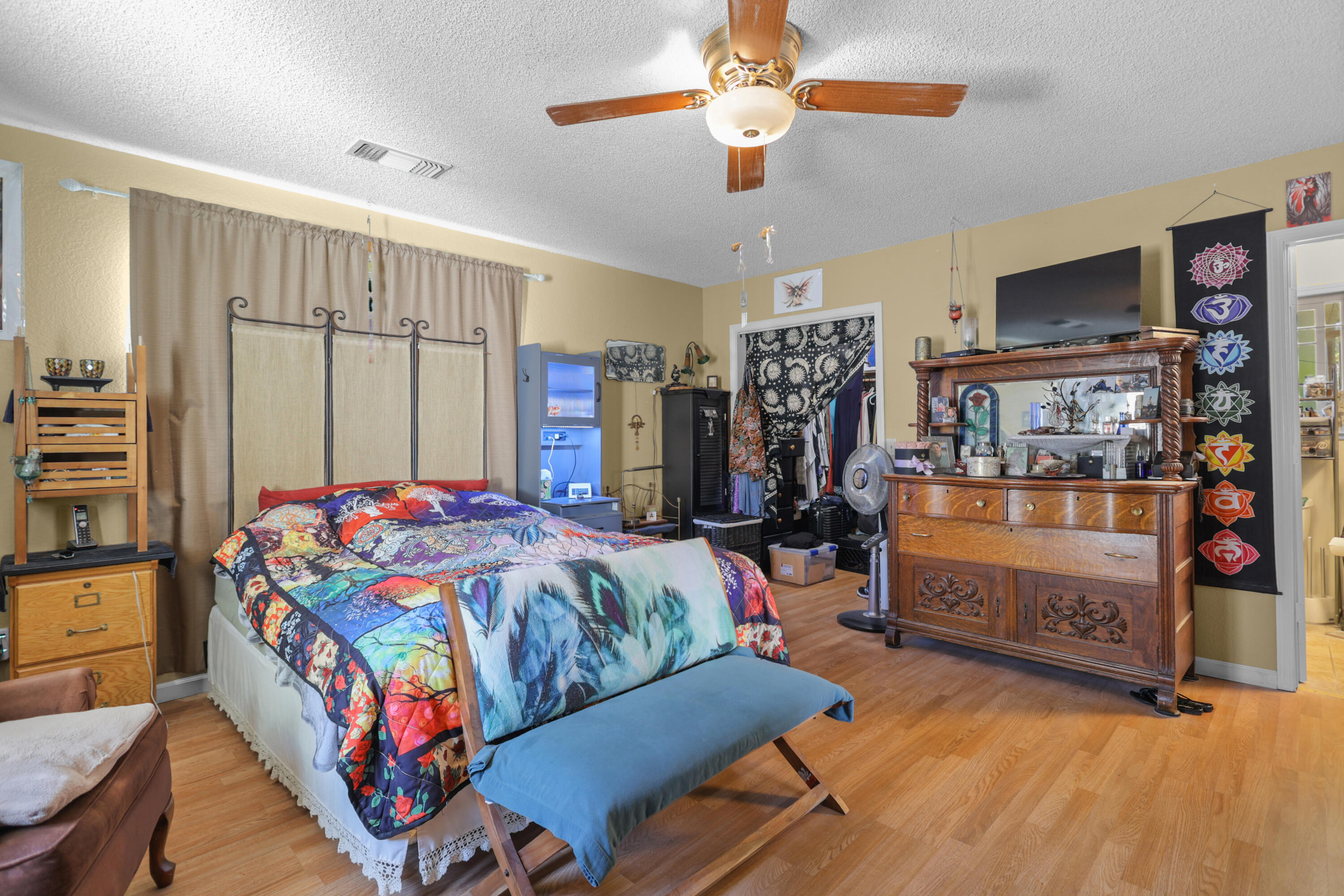 main property photo 16