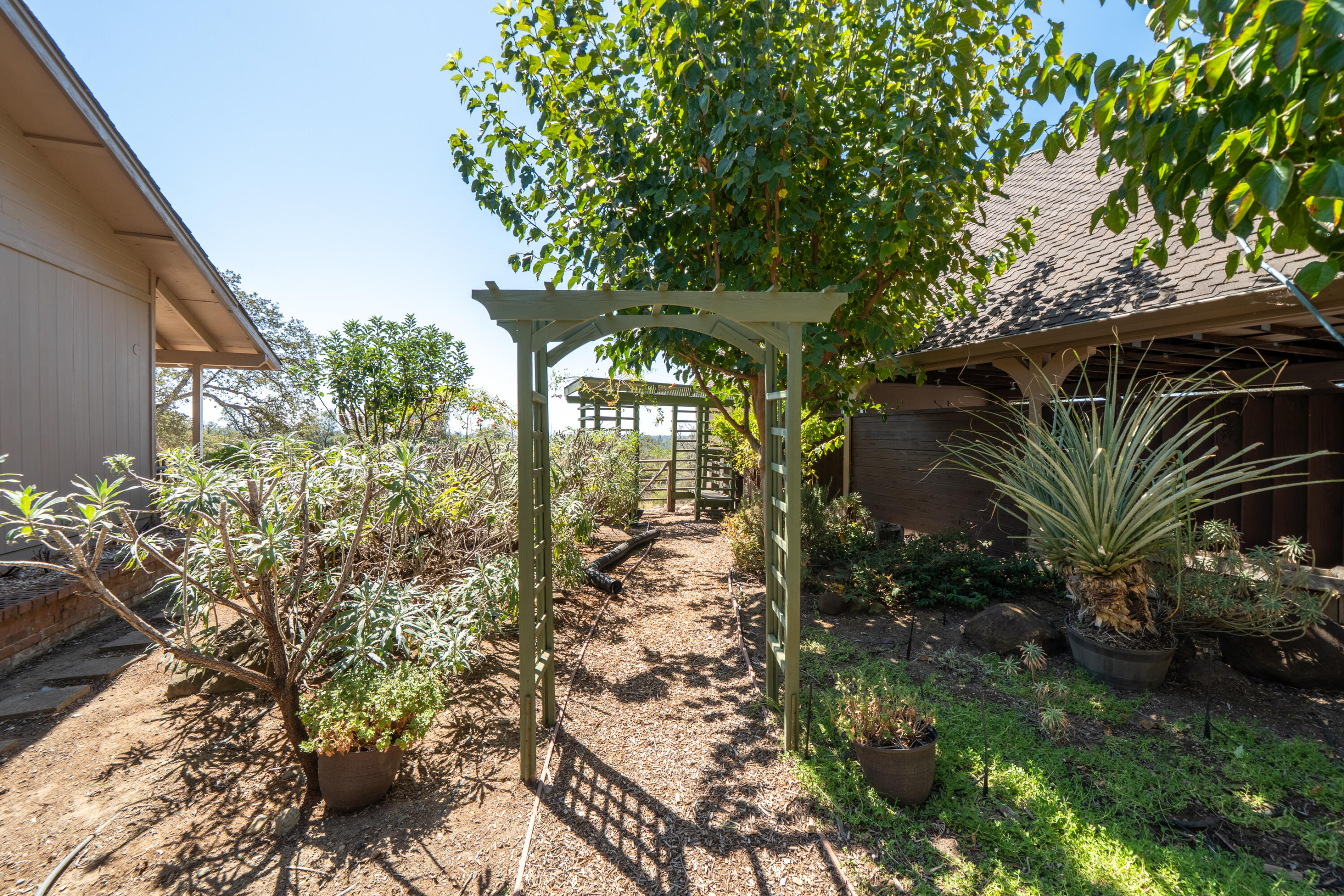 main property photo 75