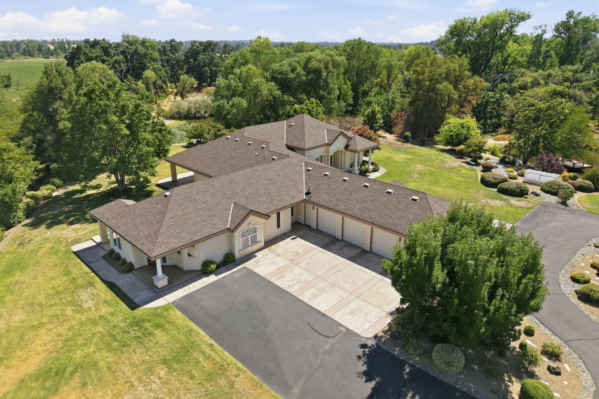 main property photo 89