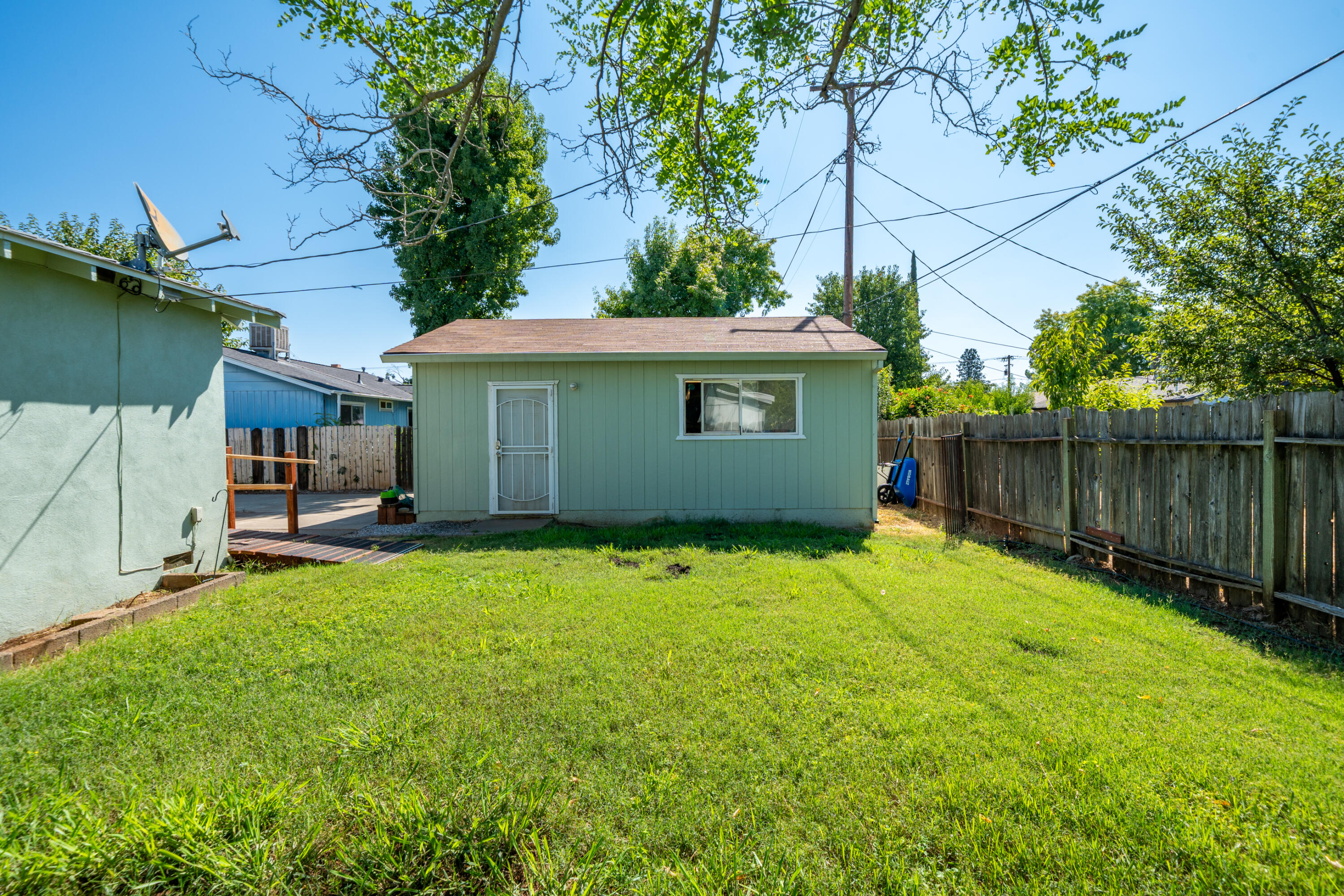 main property photo 41
