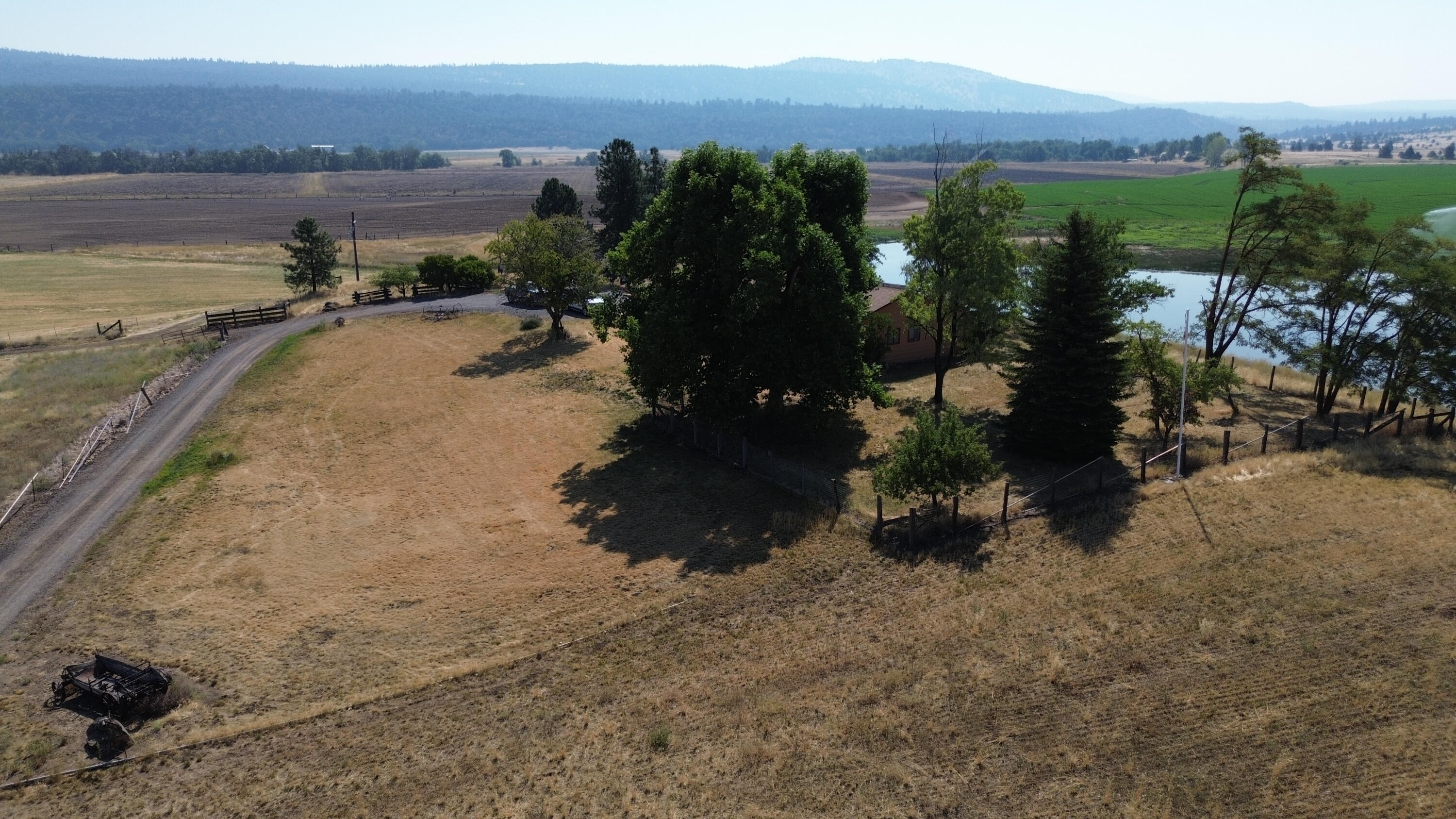 main property photo 12