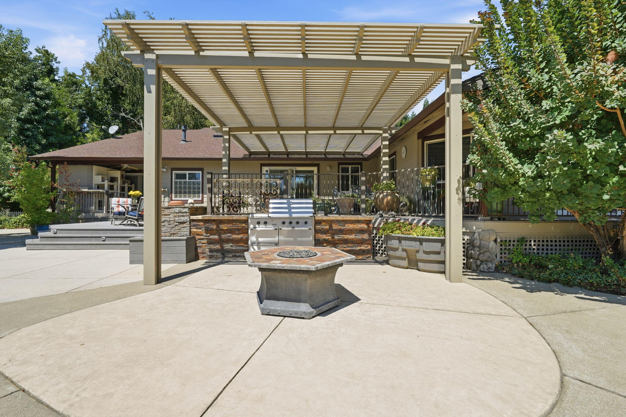 main property photo 66