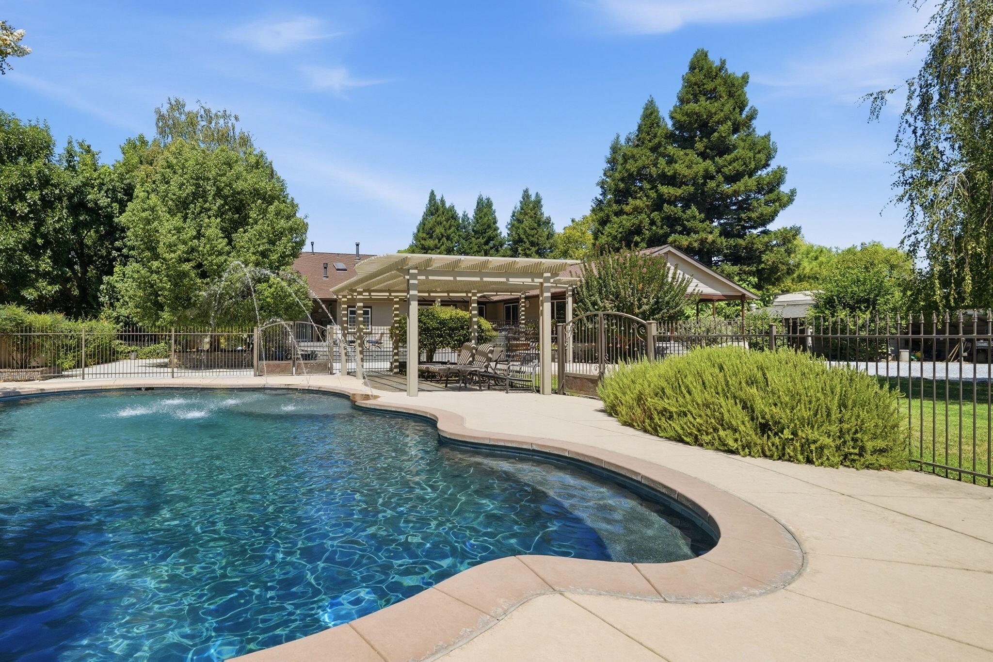 main property photo 72