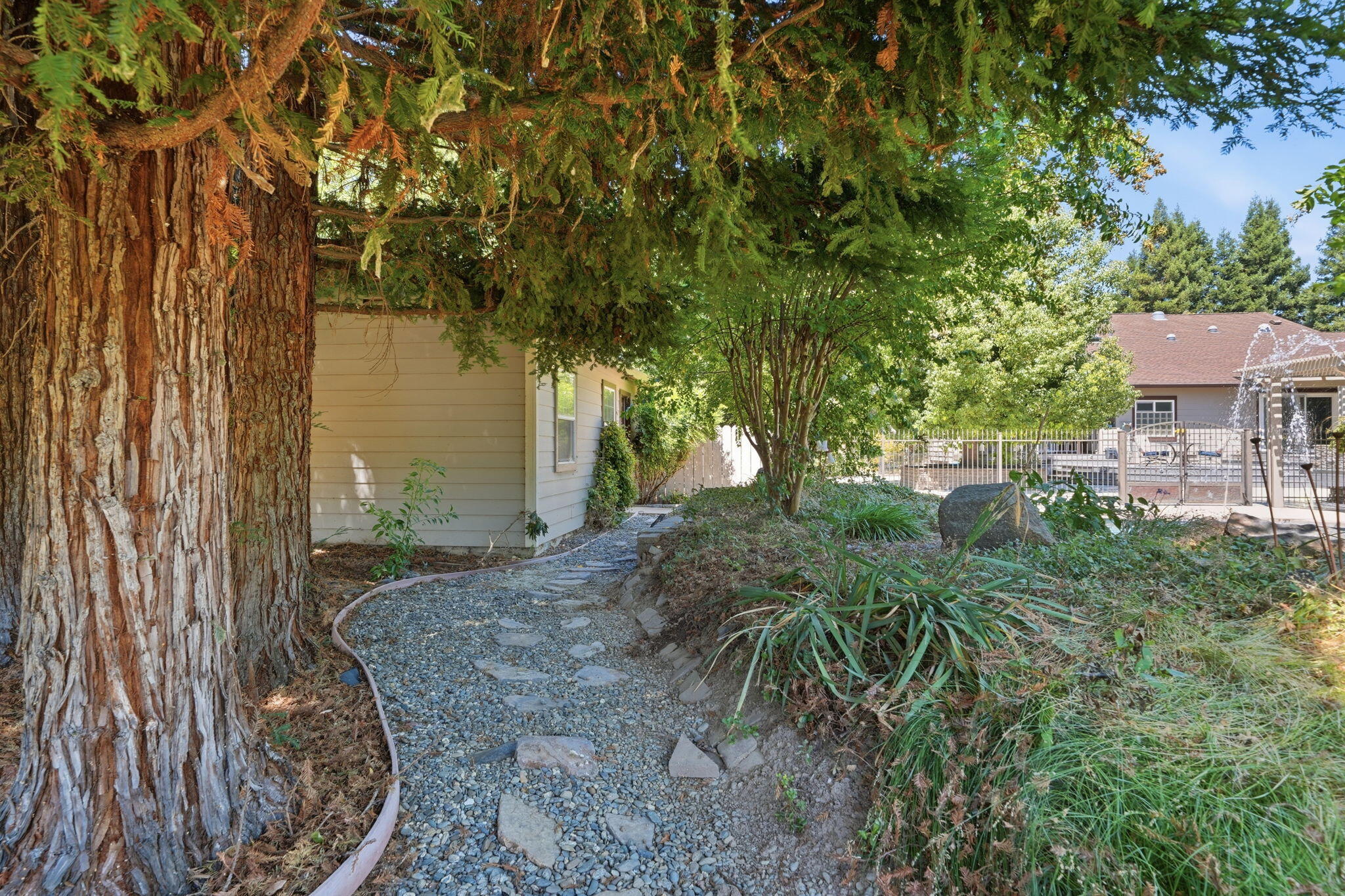 main property photo 75
