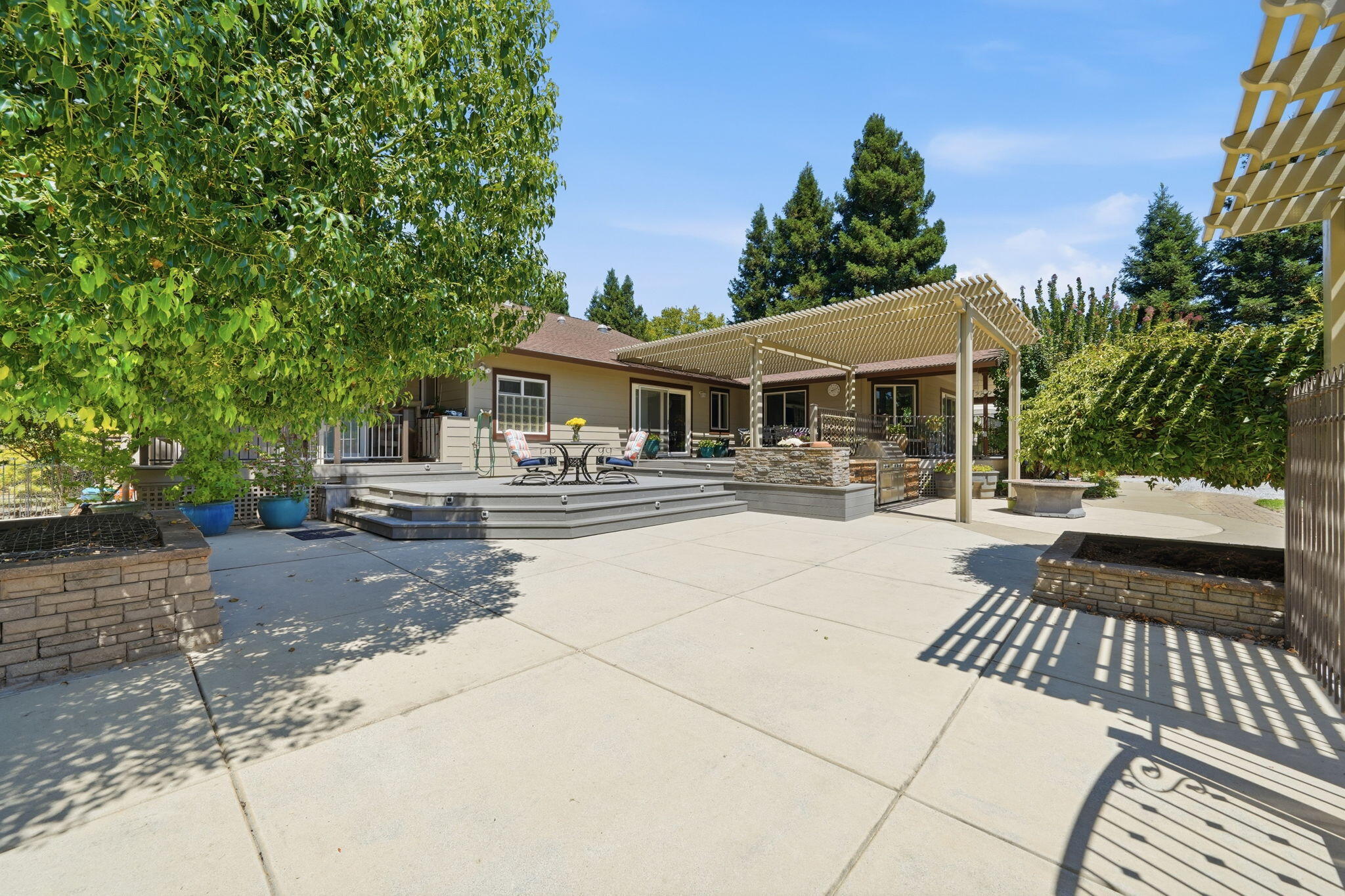 main property photo 76