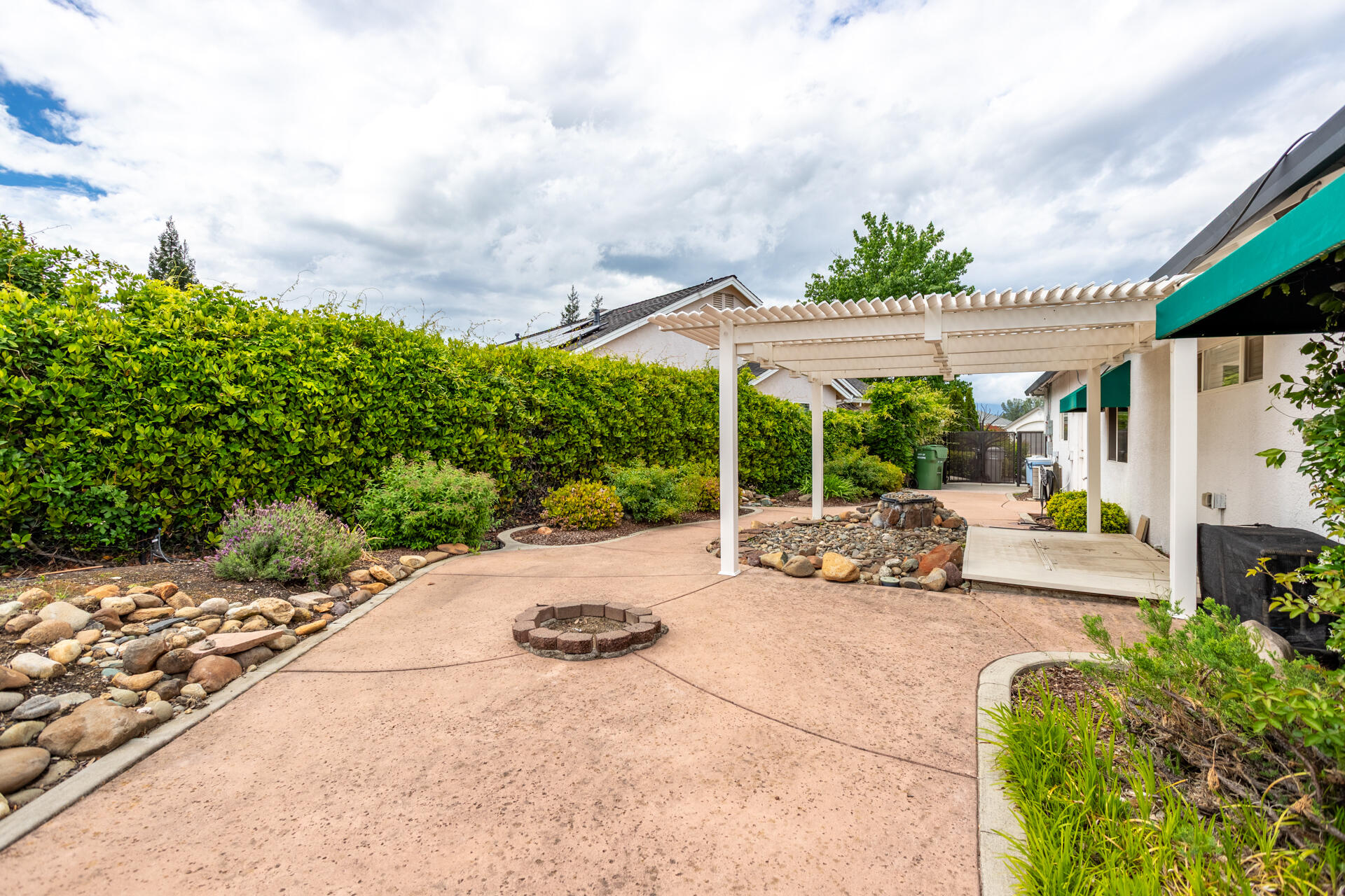 main property photo 45