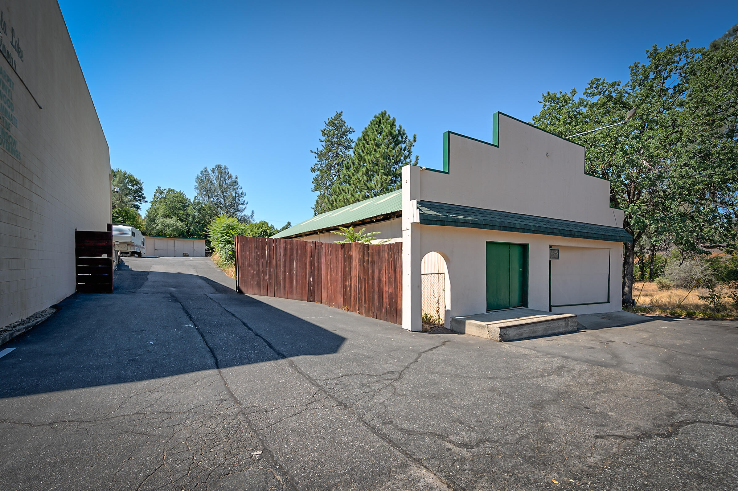 main property photo 14