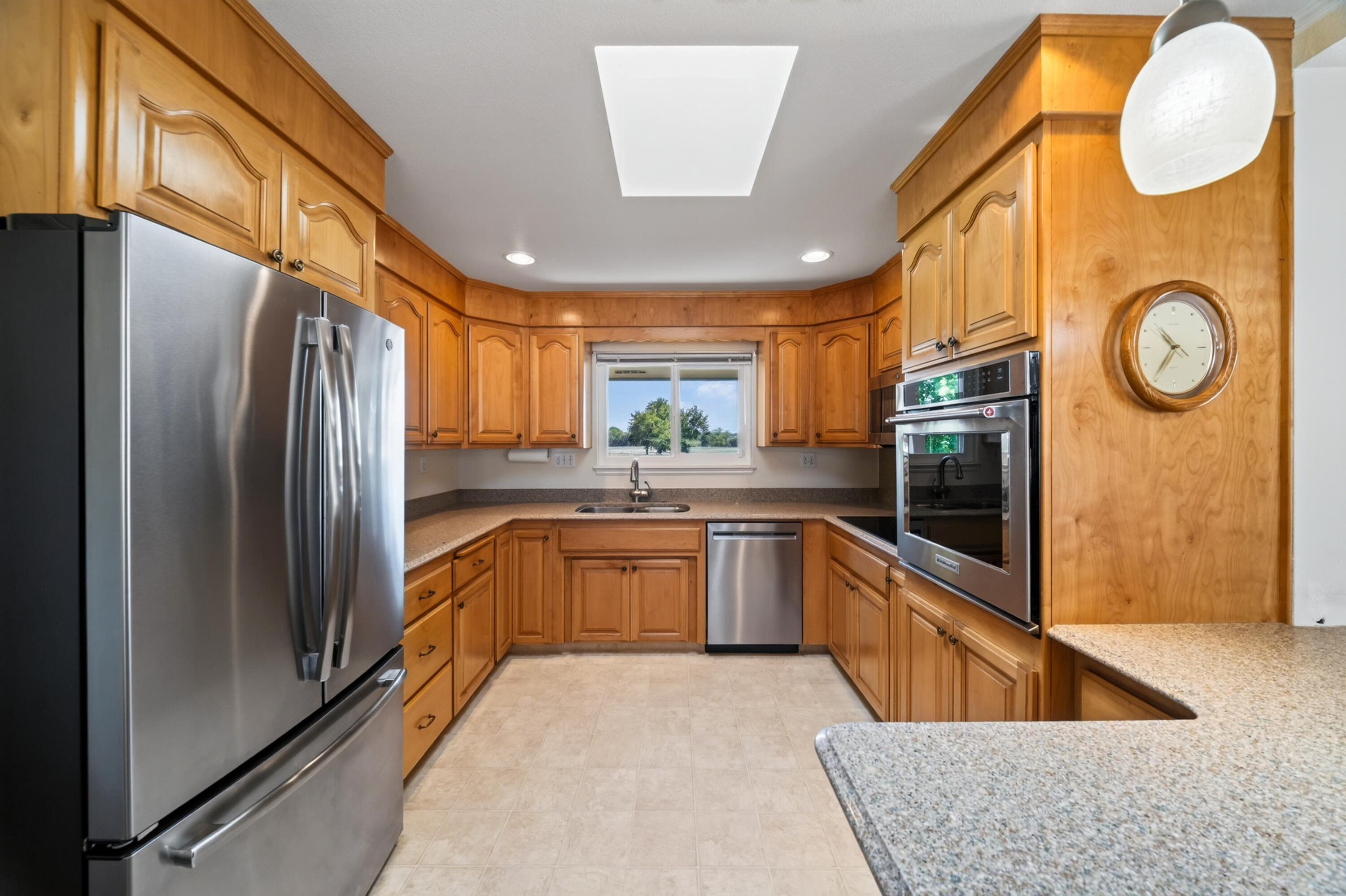 main property photo 11