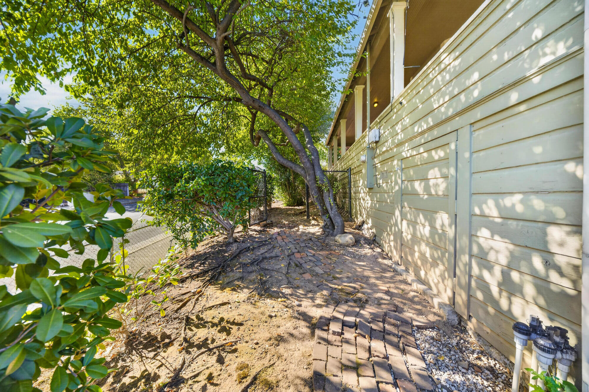 main property photo 44