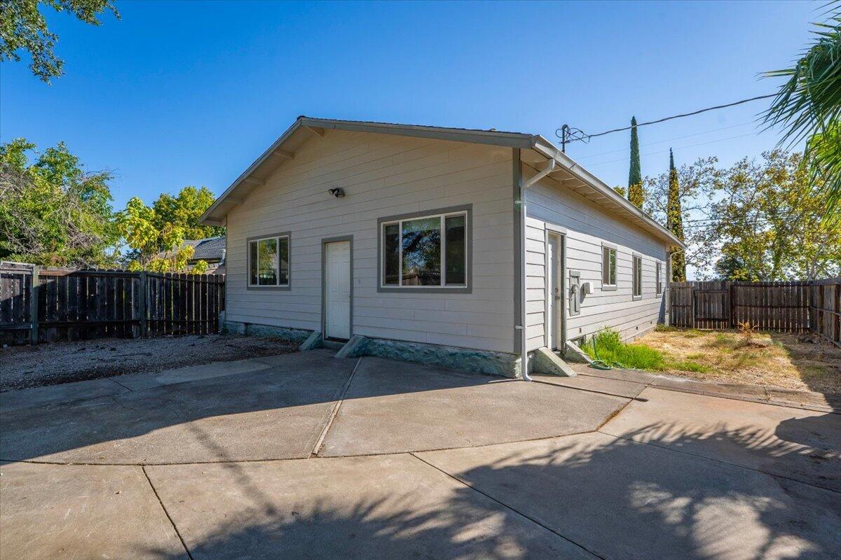 main property photo 12