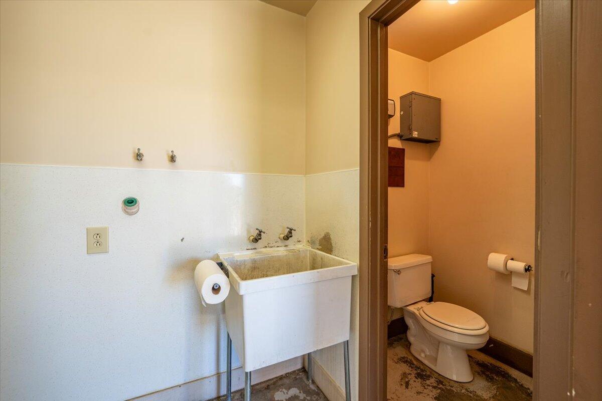 main property photo 75