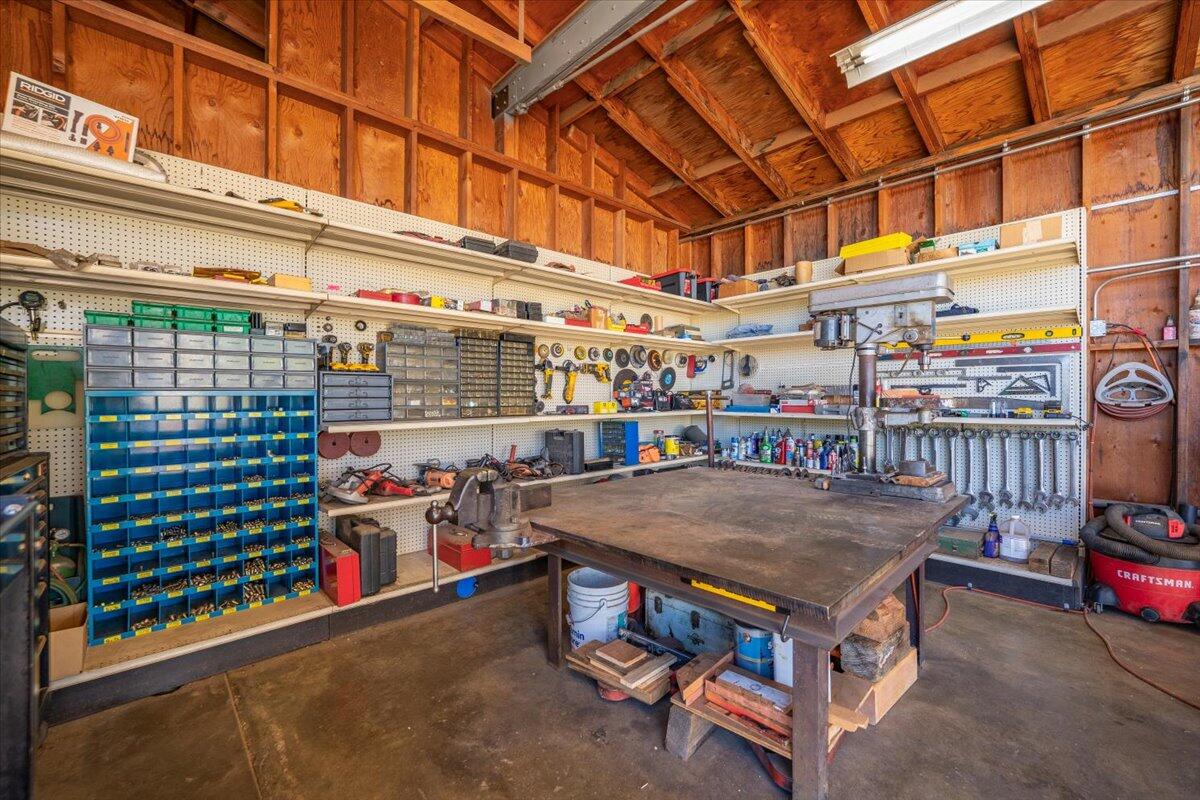 main property photo 78