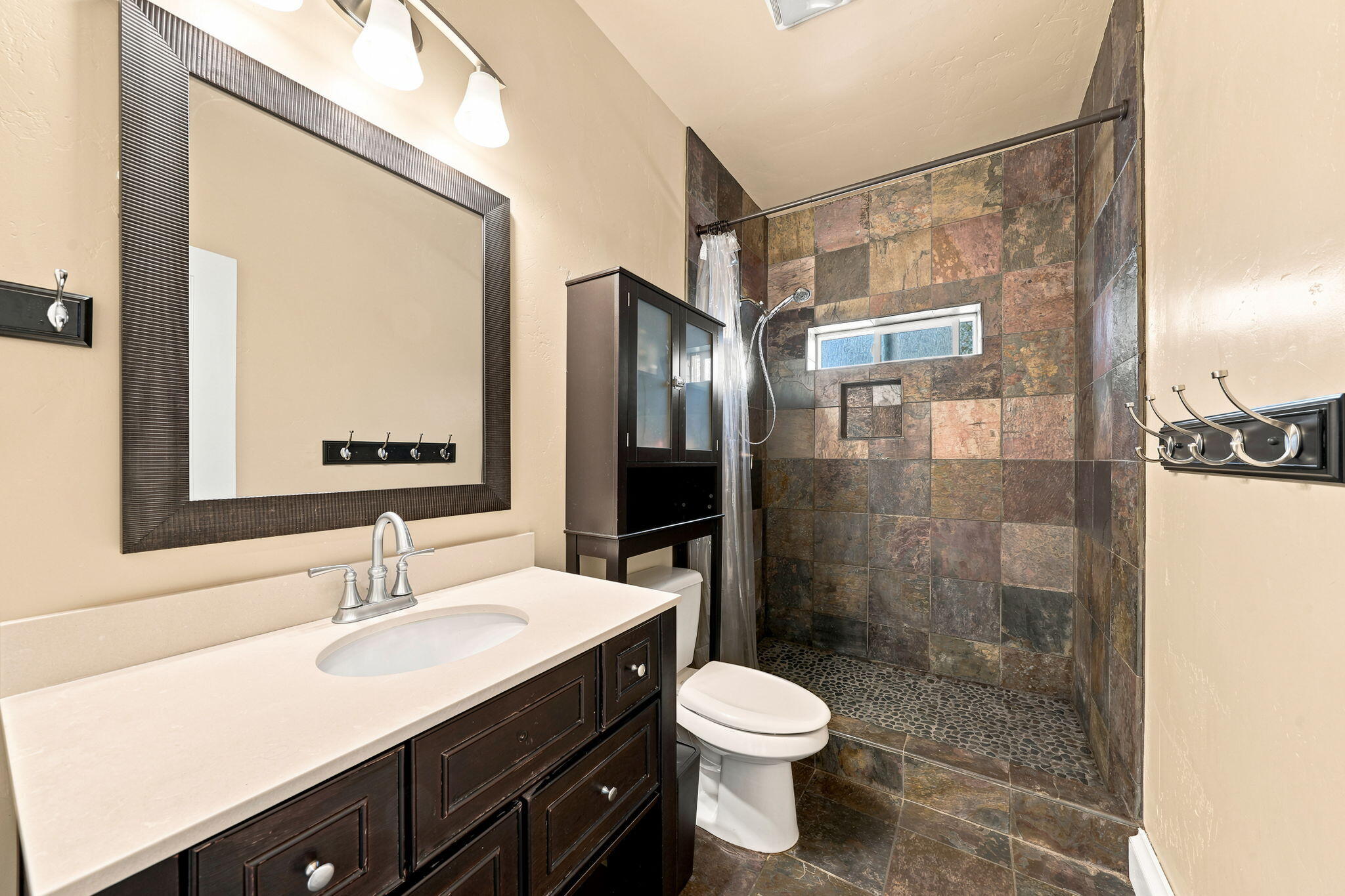 main property photo 124