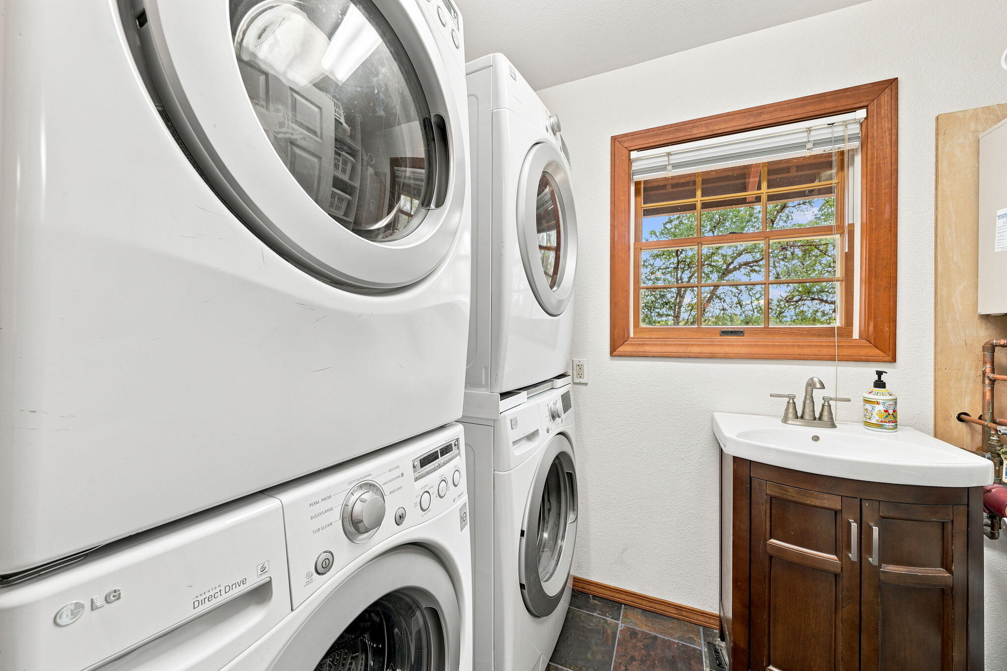 main property photo 89