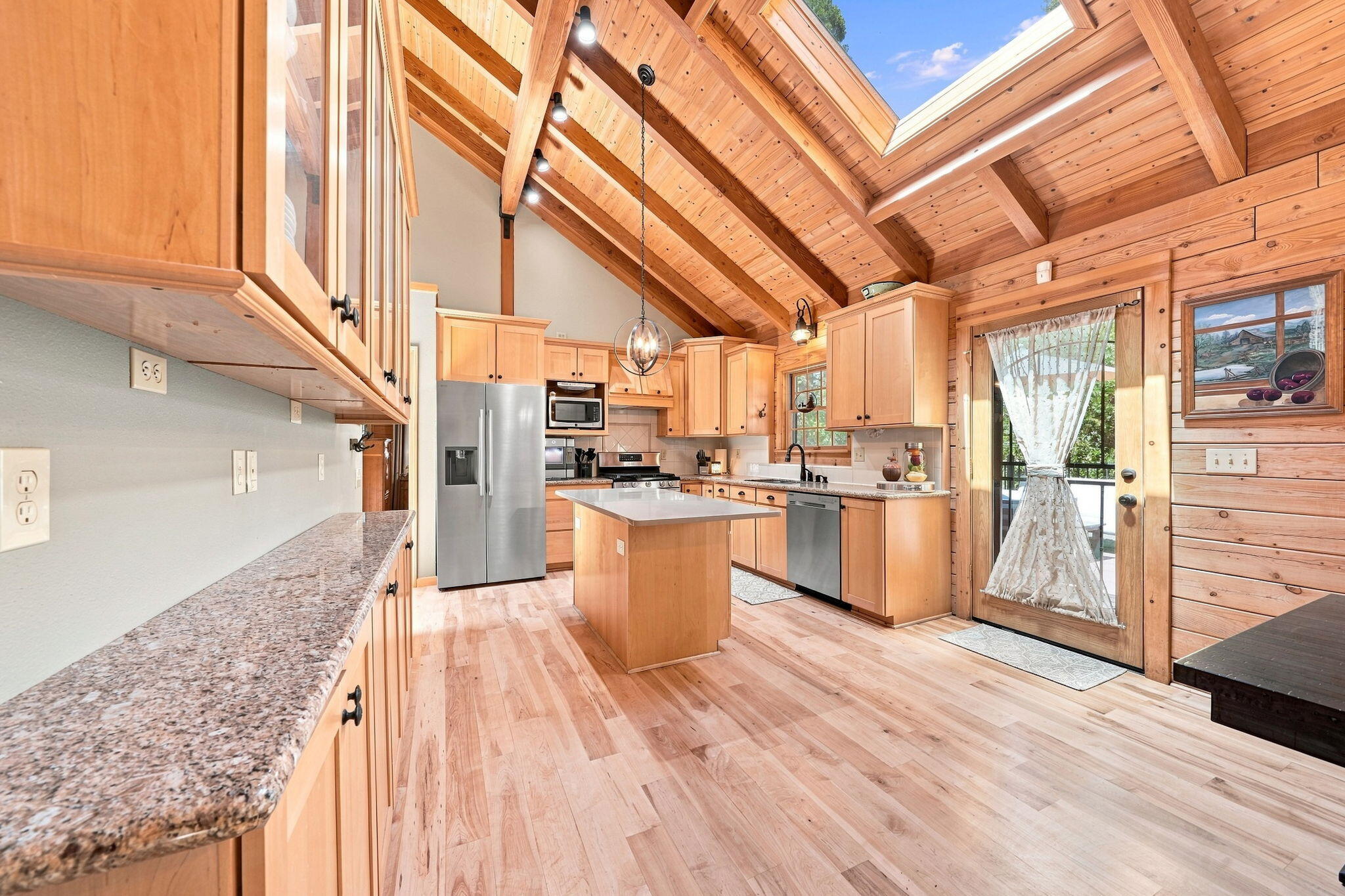 main property photo 9