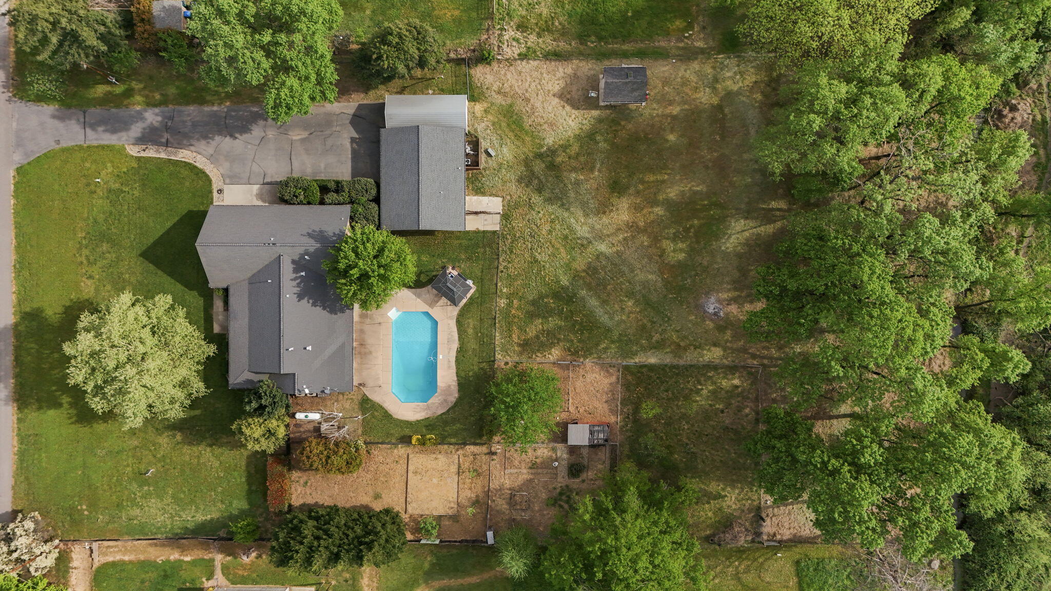 main property photo 81