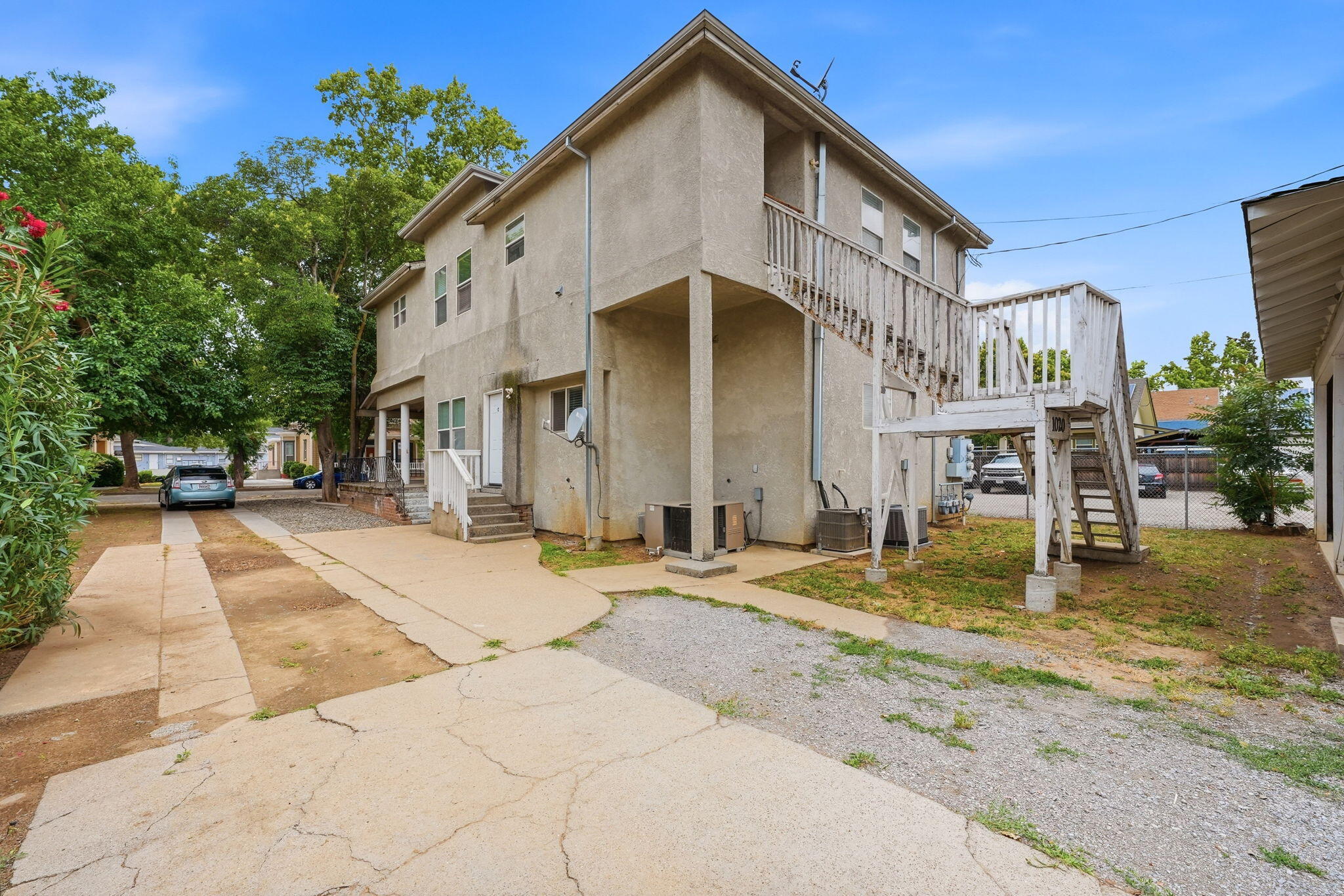 main property photo 20