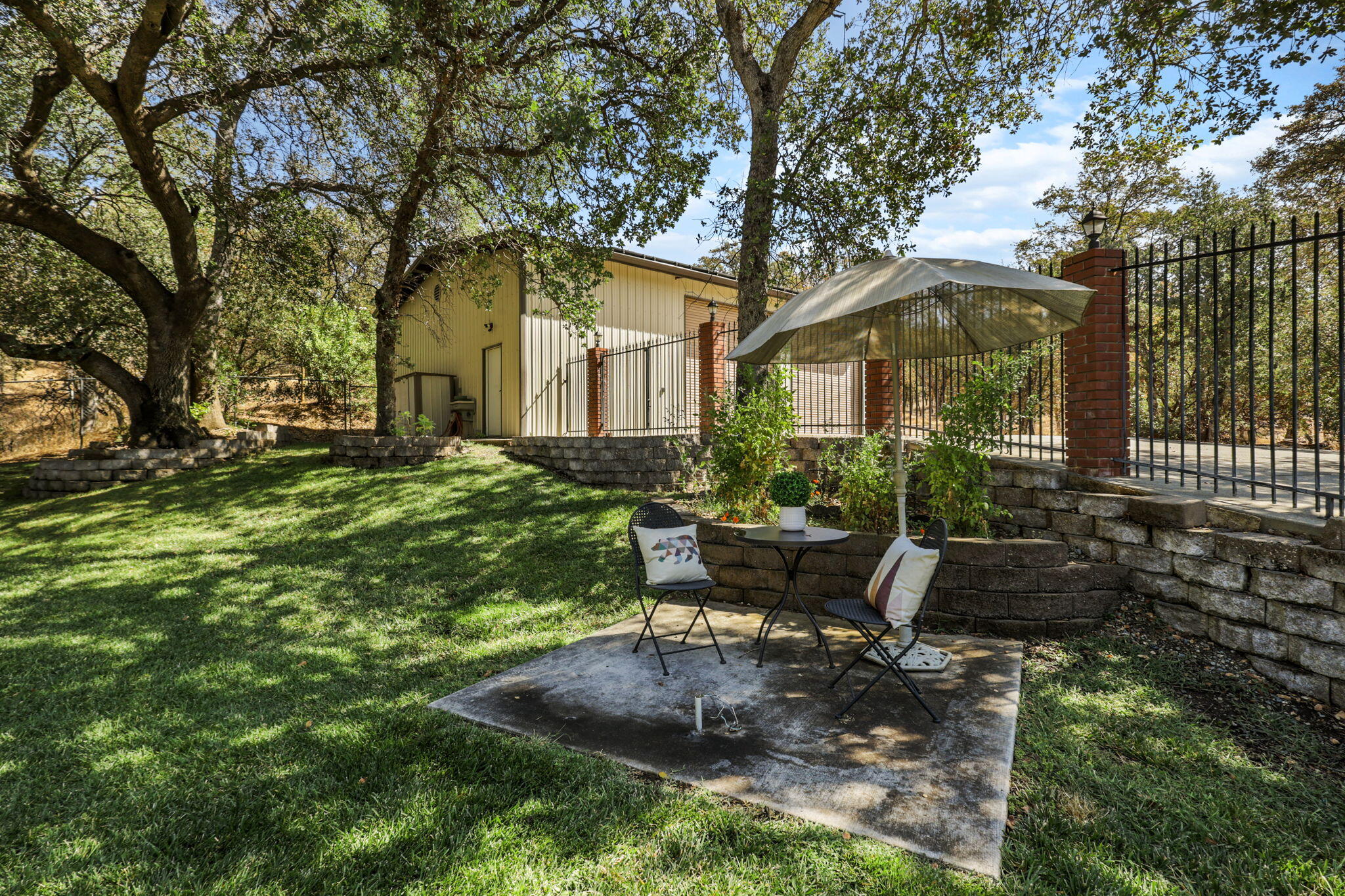 main property photo 35