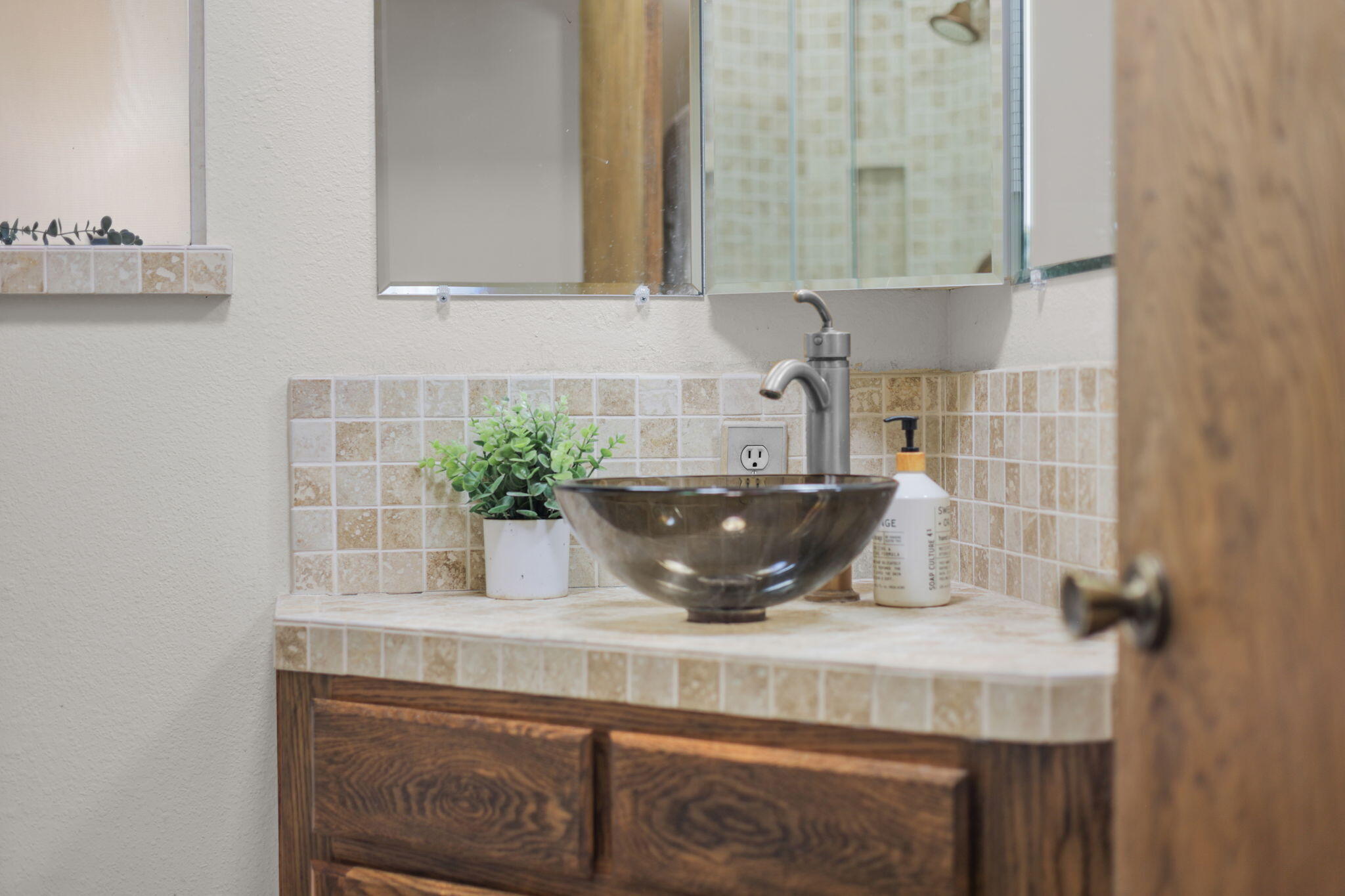 main property photo 81