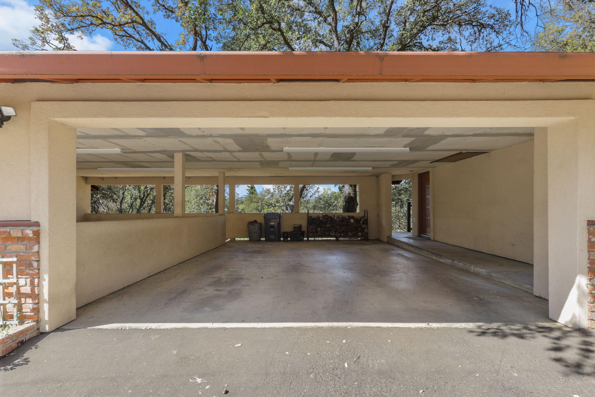 main property photo 89