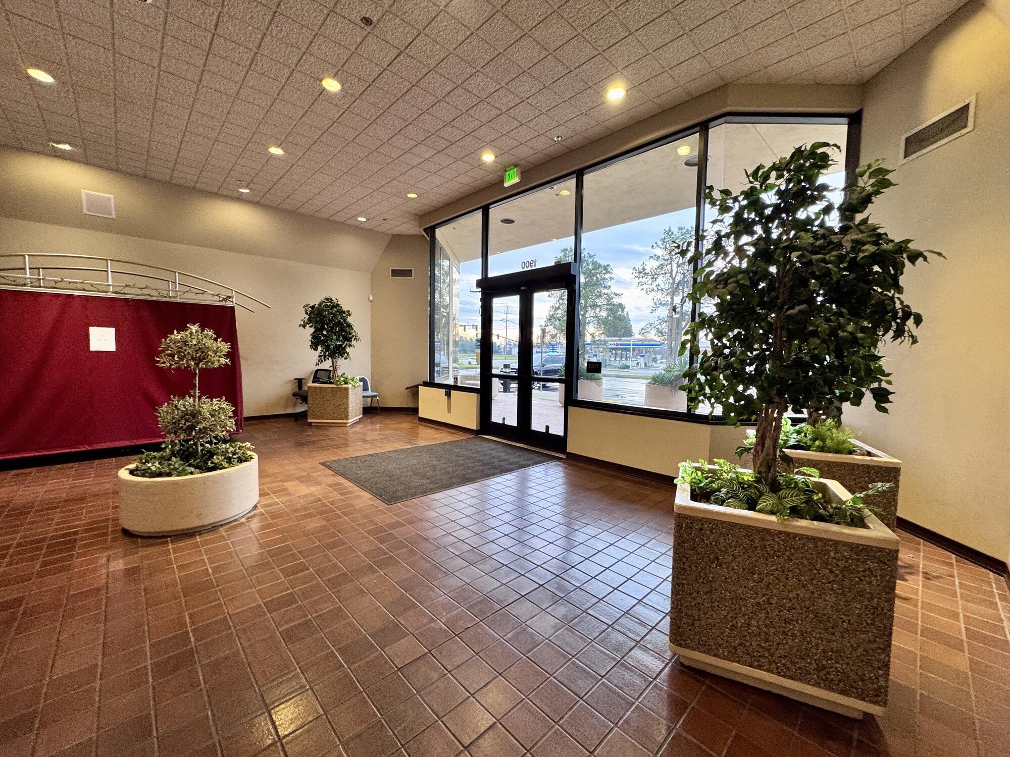 main property photo 12