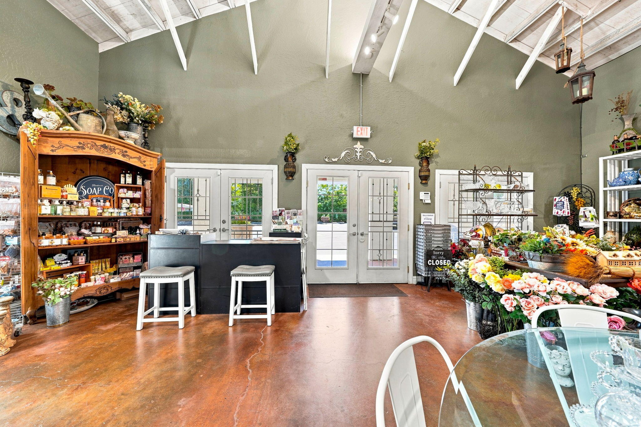 main property photo 13