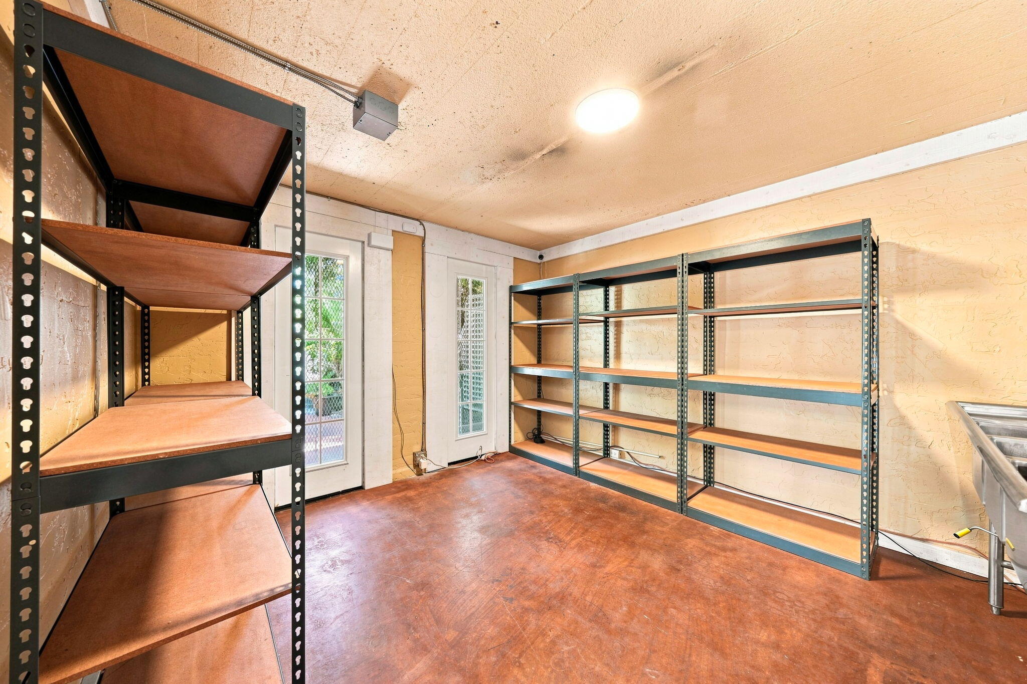 main property photo 27
