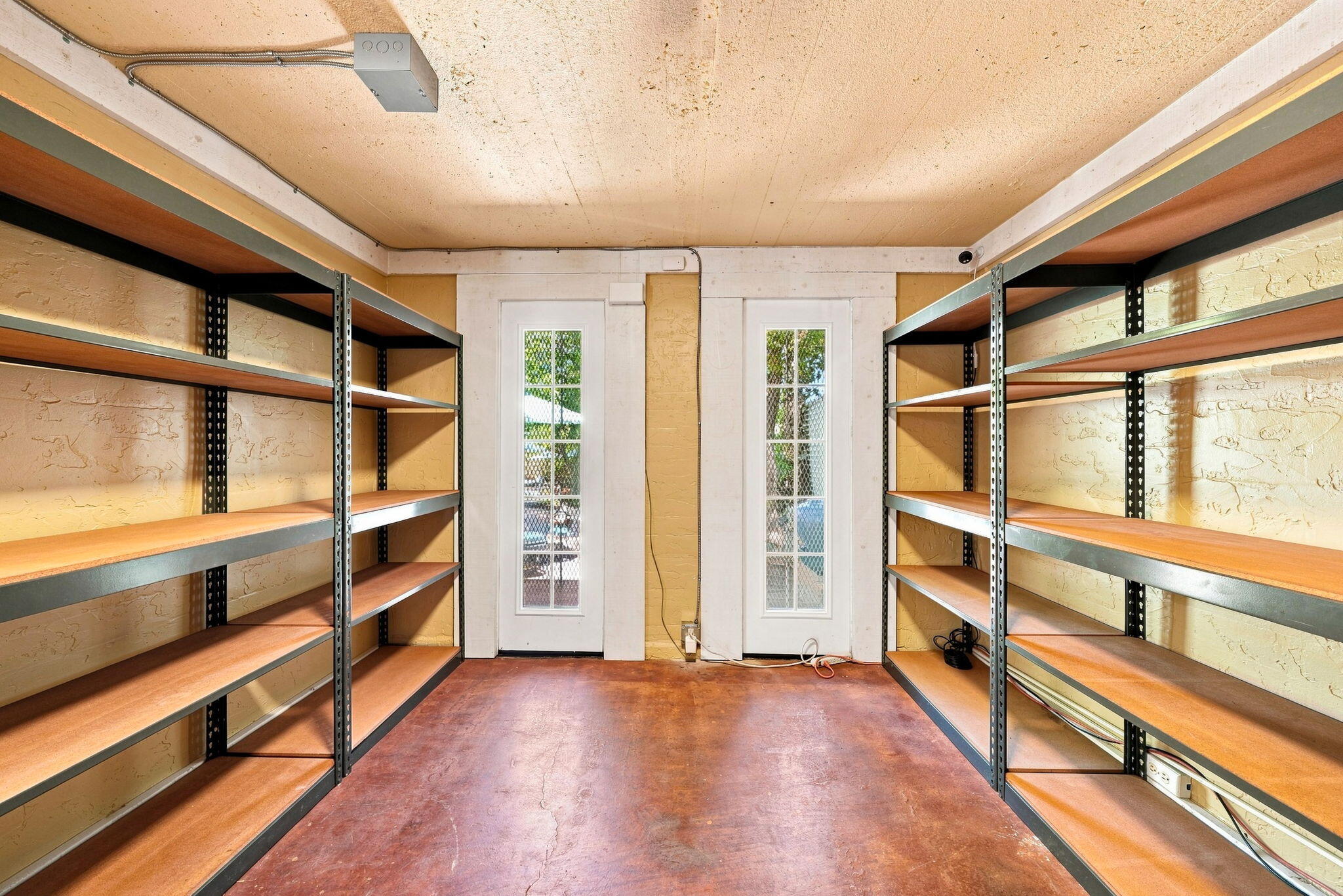 main property photo 28