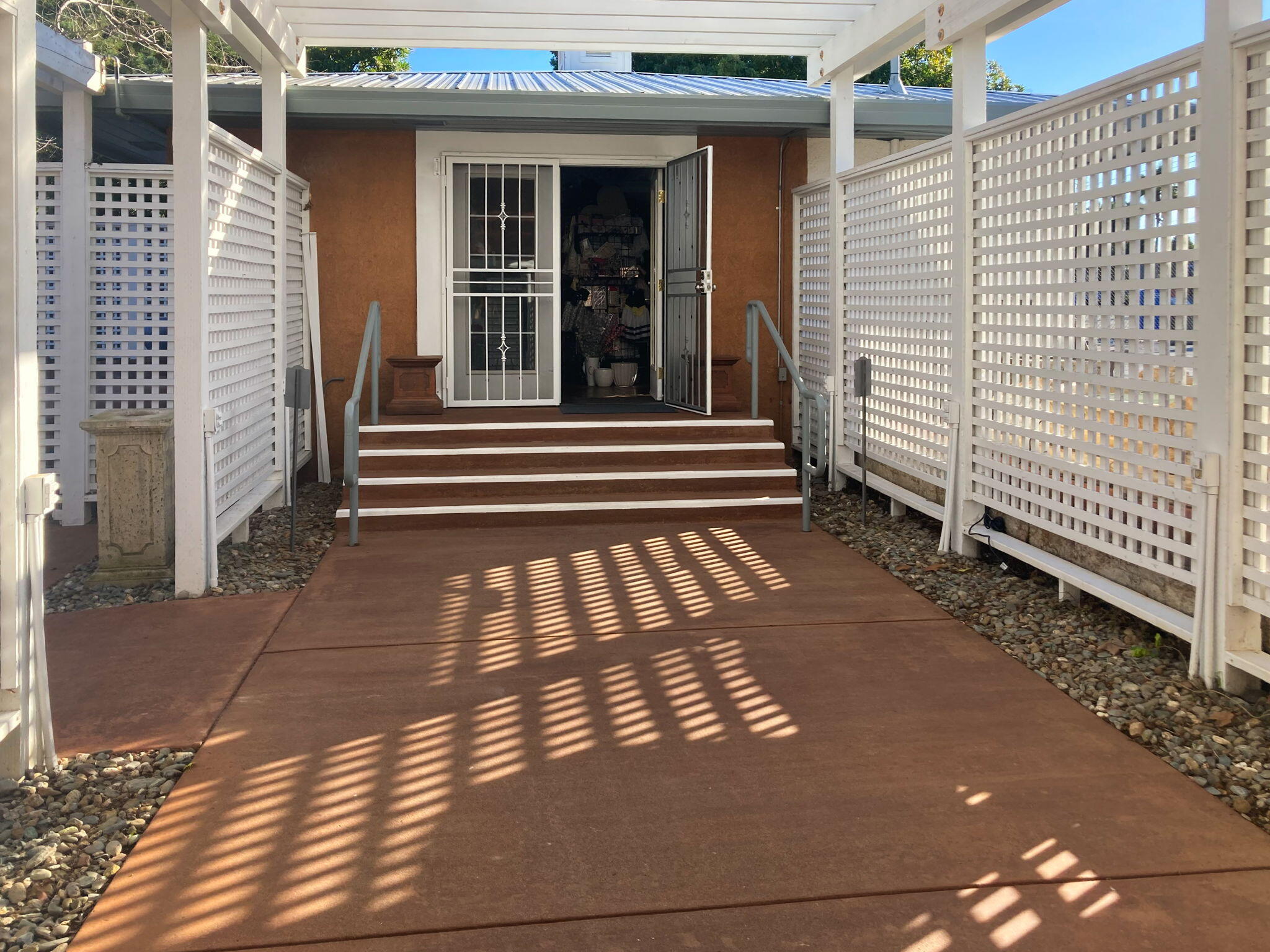 main property photo 39