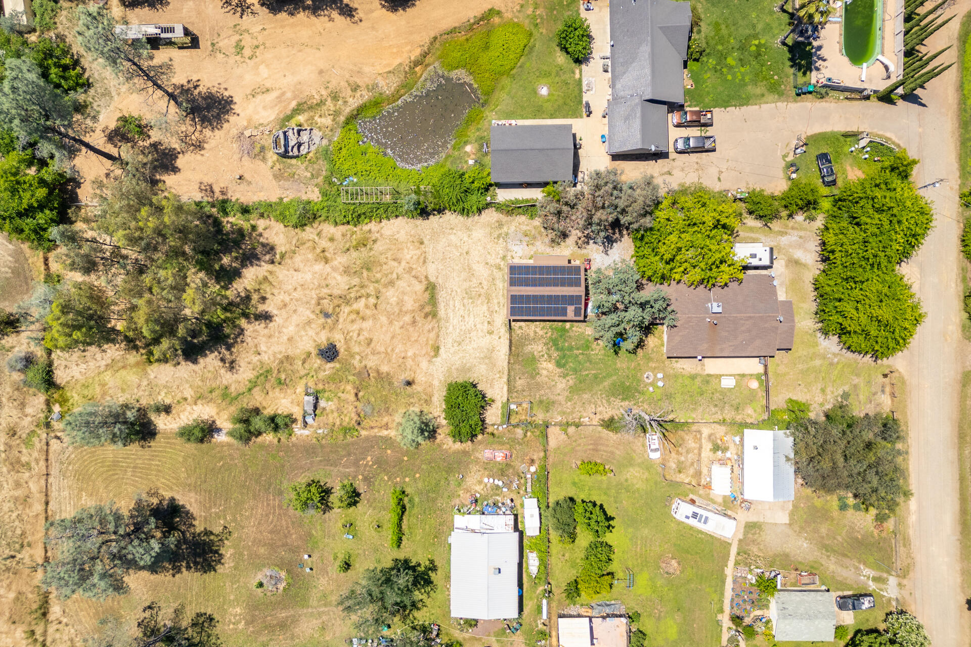 main property photo 16