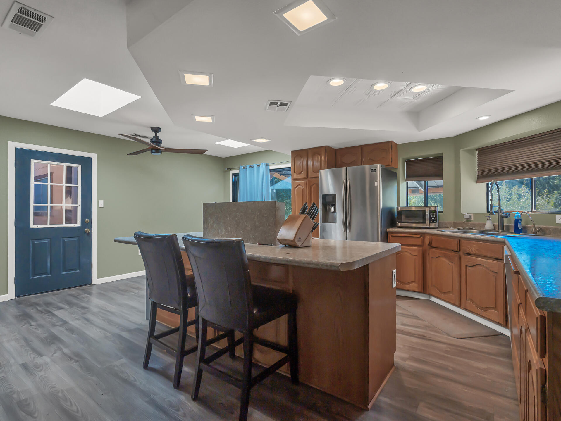 main property photo 6
