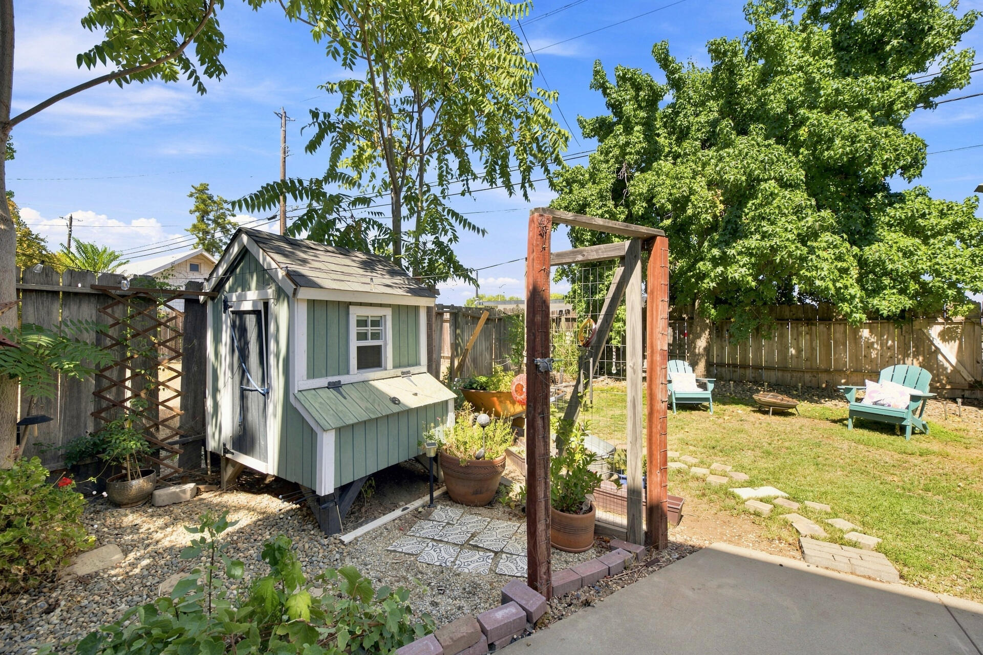 main property photo 22