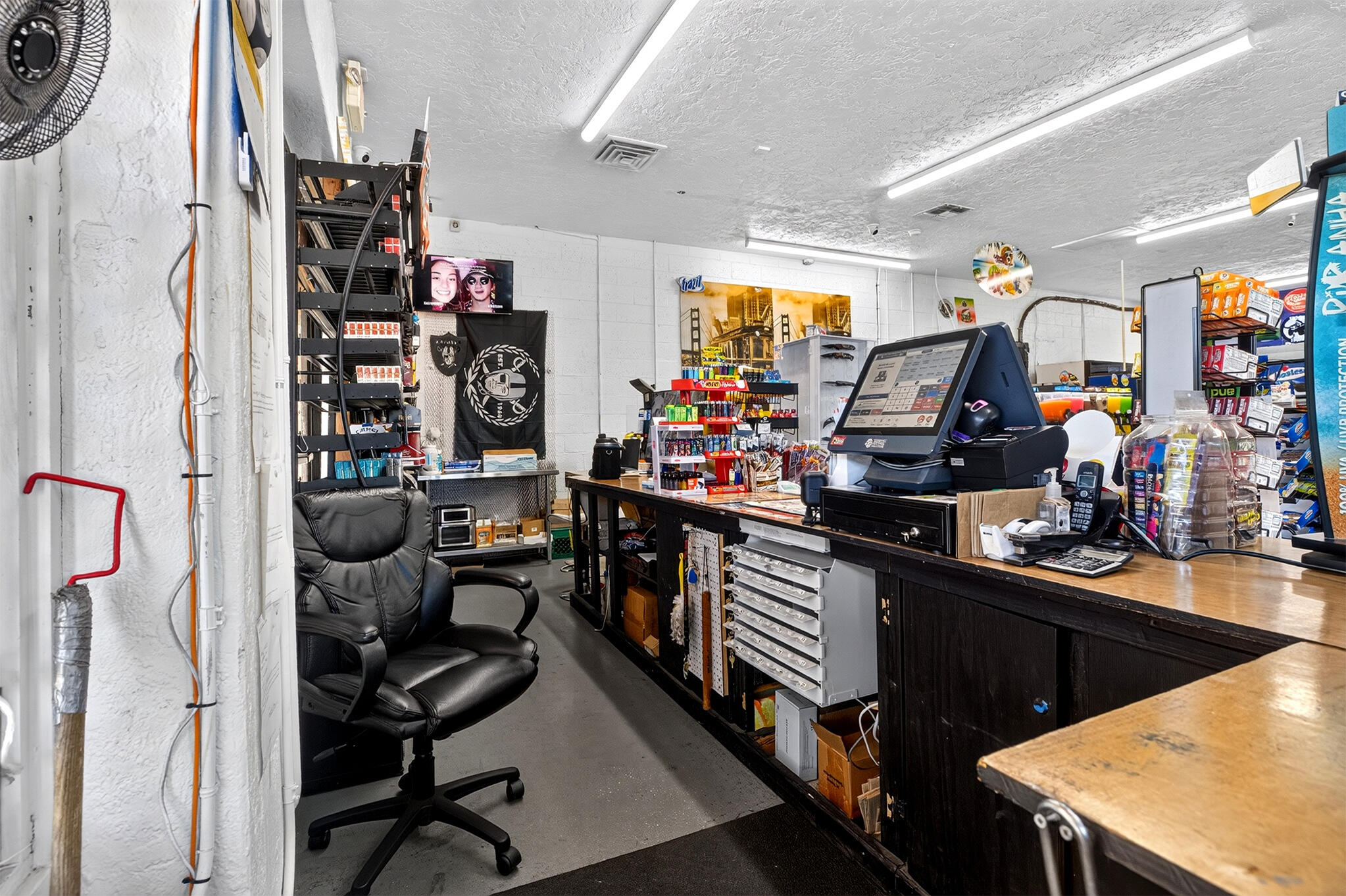 main property photo 18
