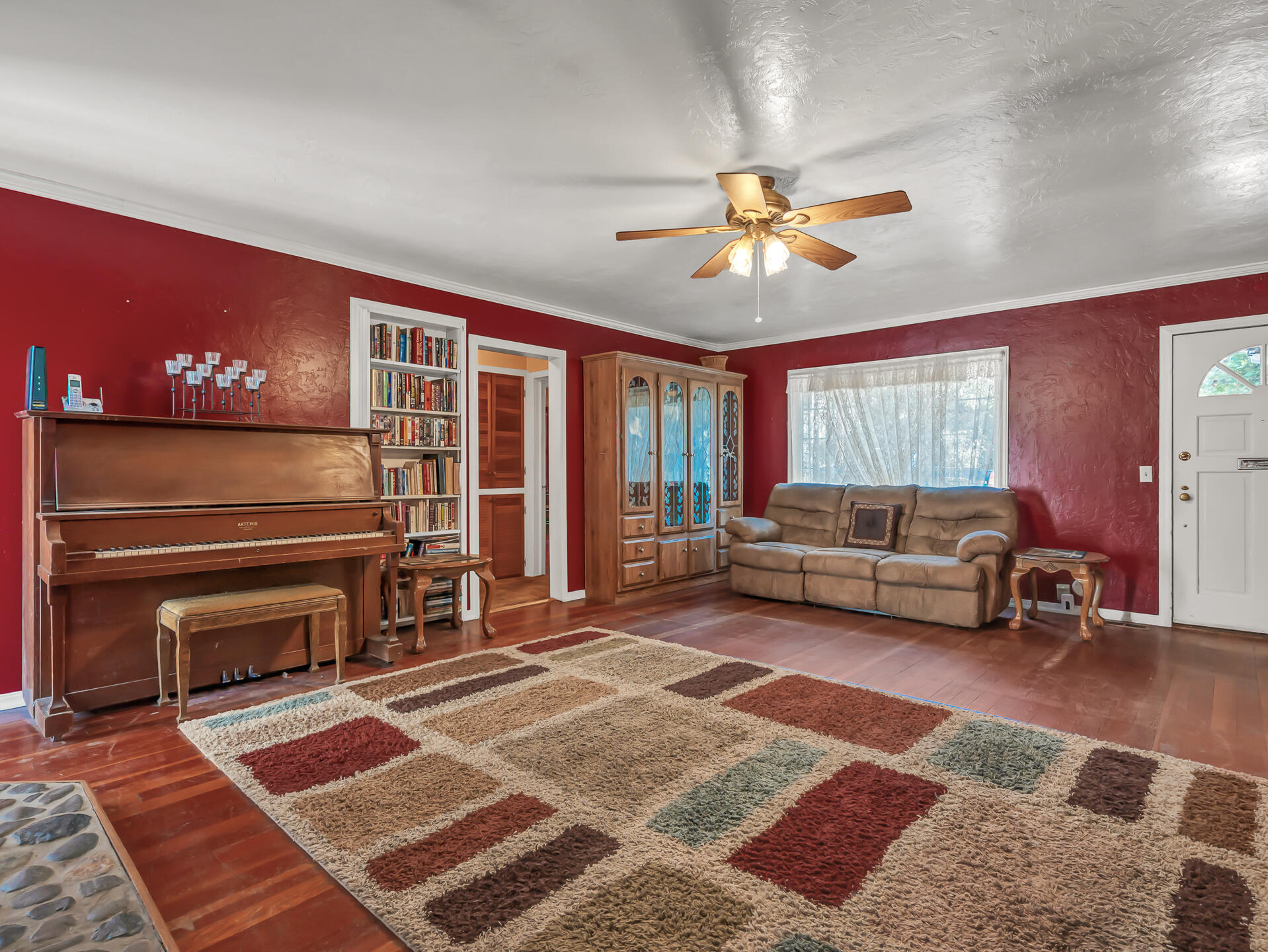 main property photo 37