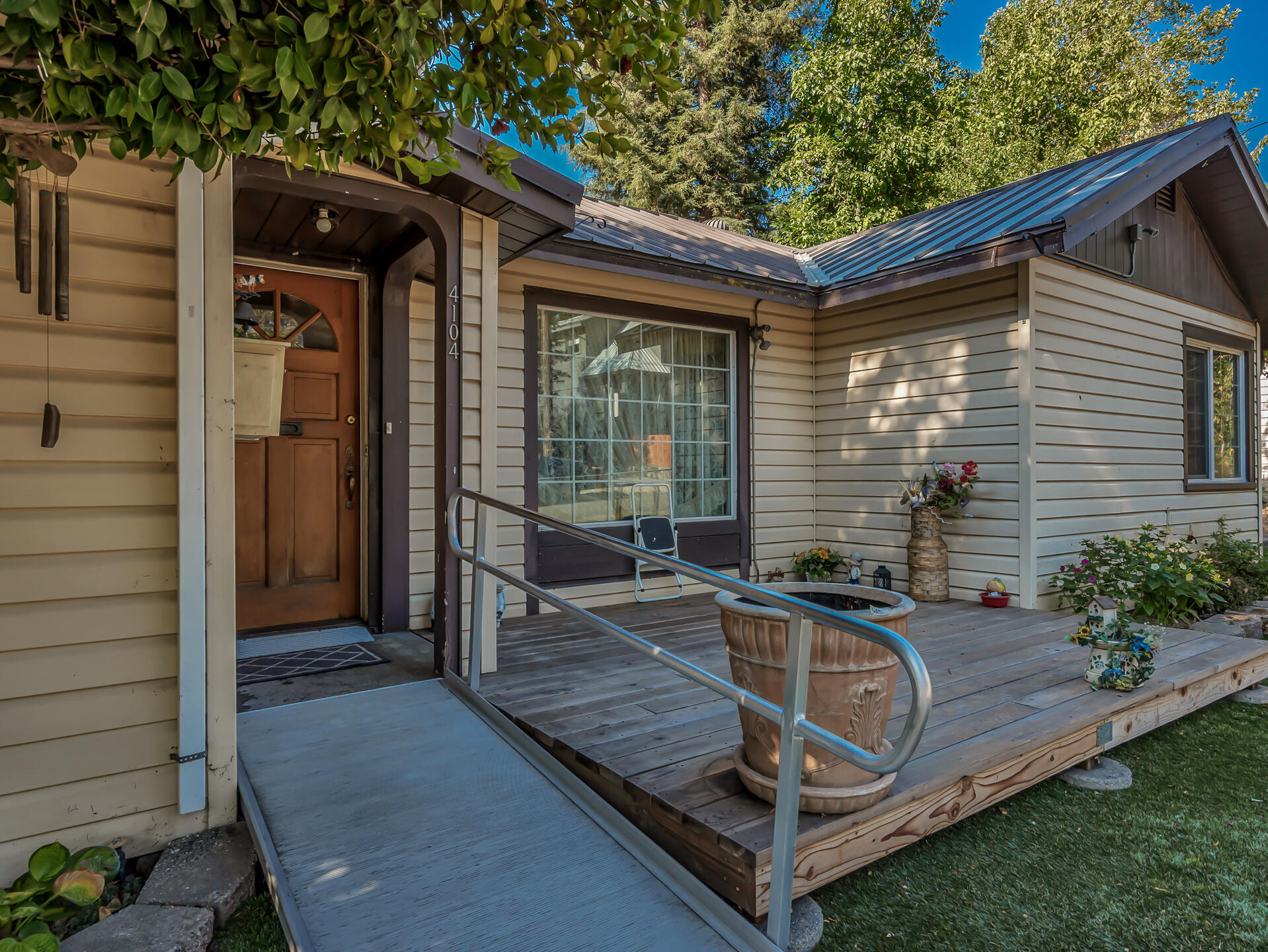 main property photo 5