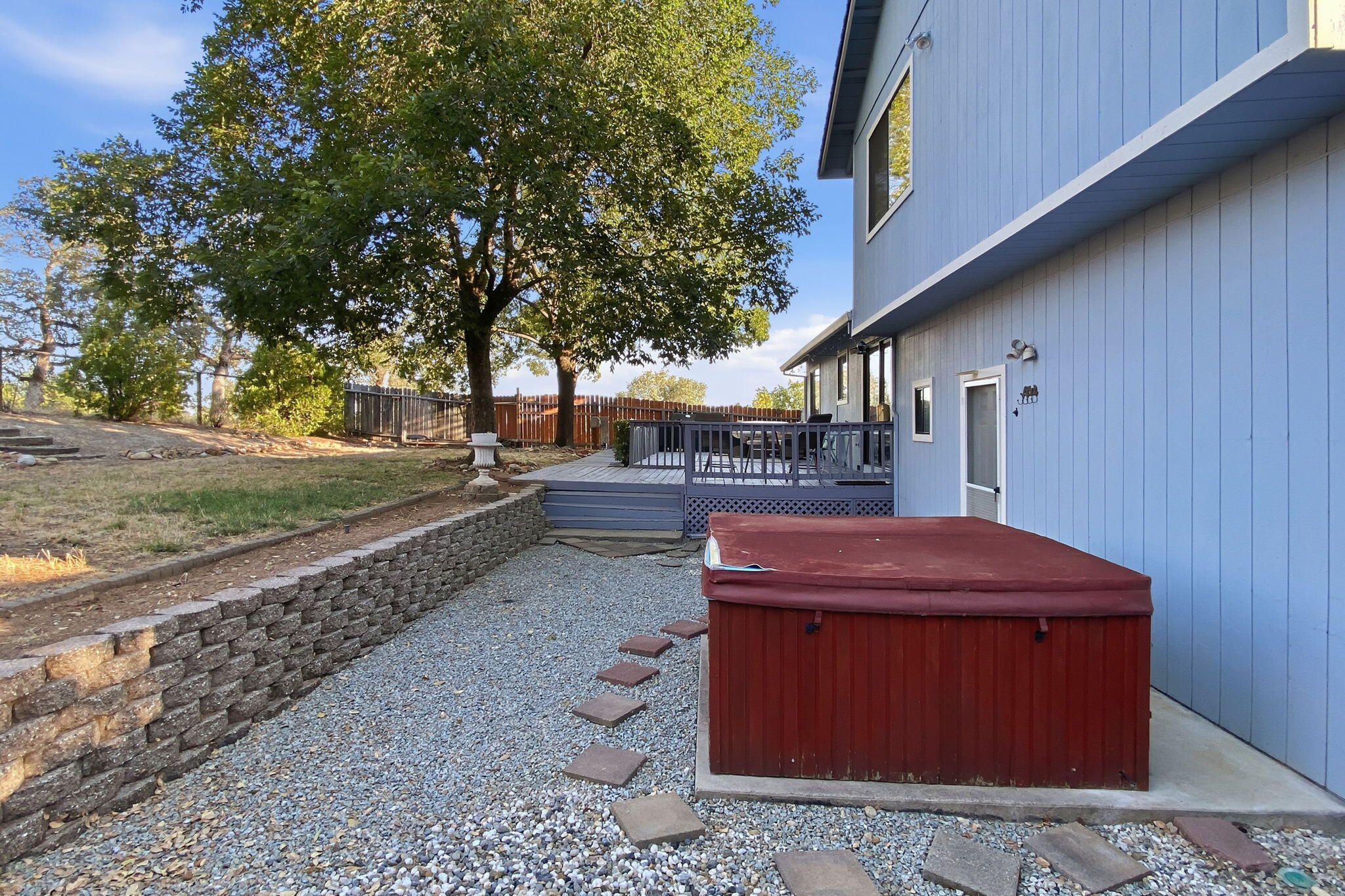 main property photo 28